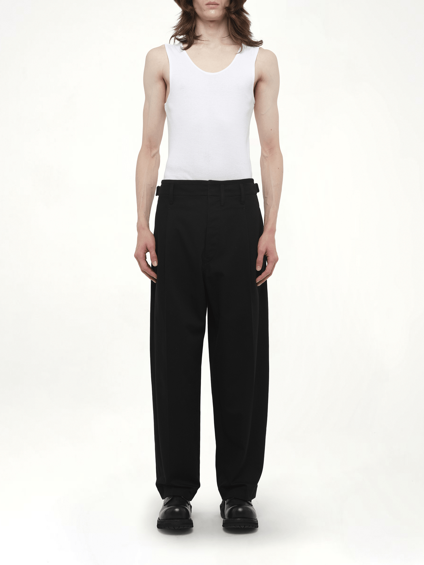 Pleated Carrot Pants in Black