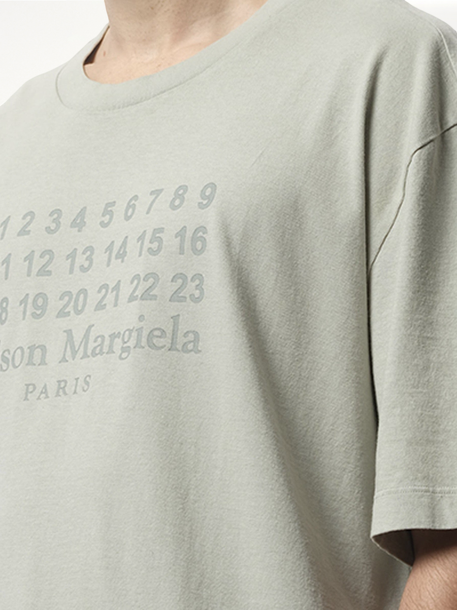 Number Logo T-Shirt in Grey