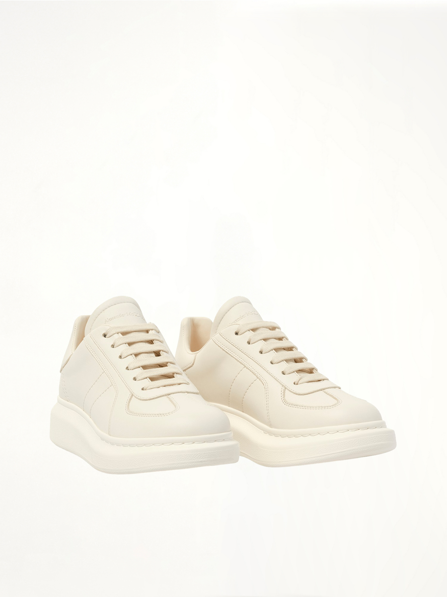 New Oversized Sneaker in Off White Front View | ALEXANDER MCQUEEN