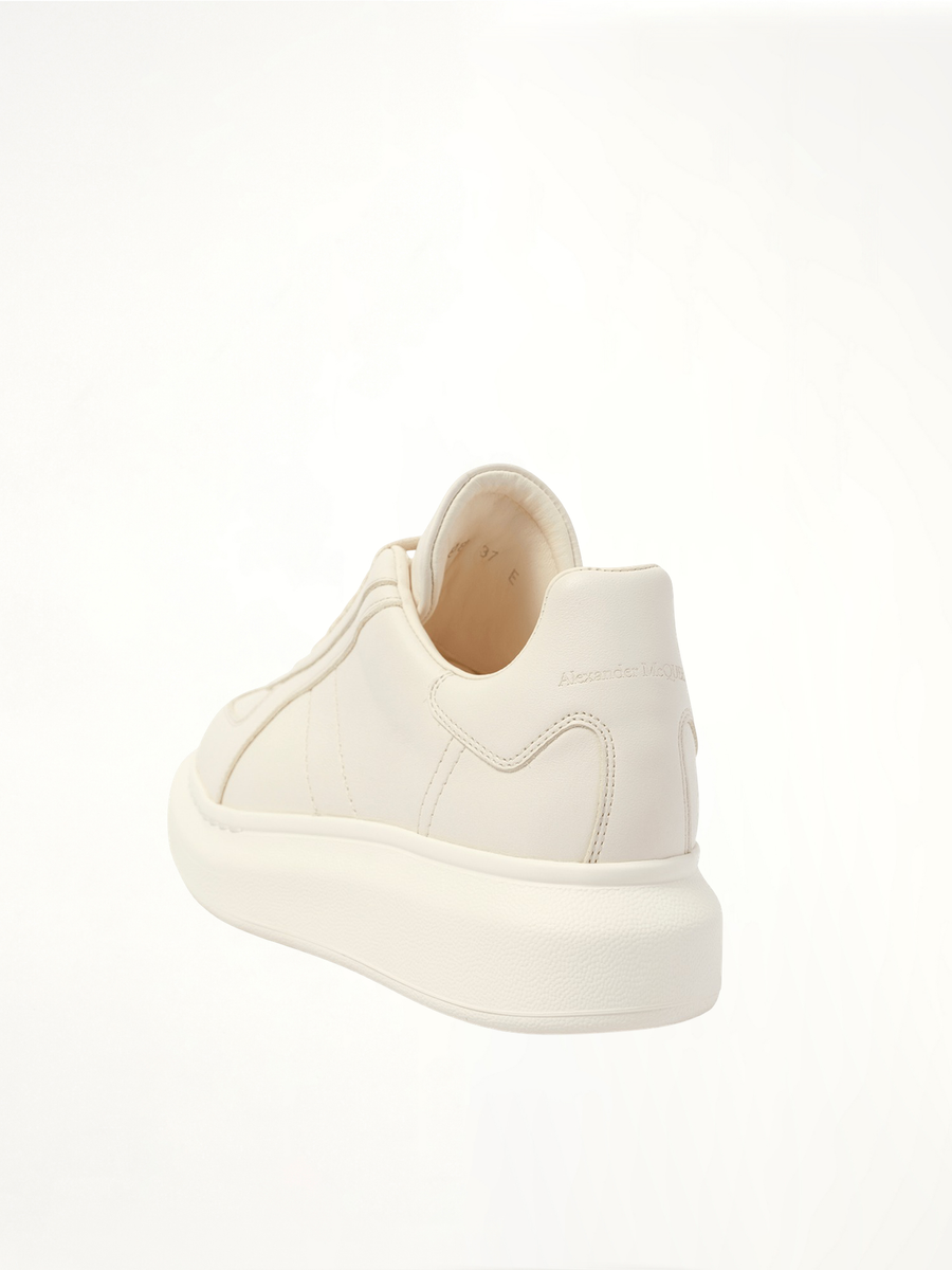 New Oversized Sneaker in Off White Back View | ALEXANDER MCQUEEN
