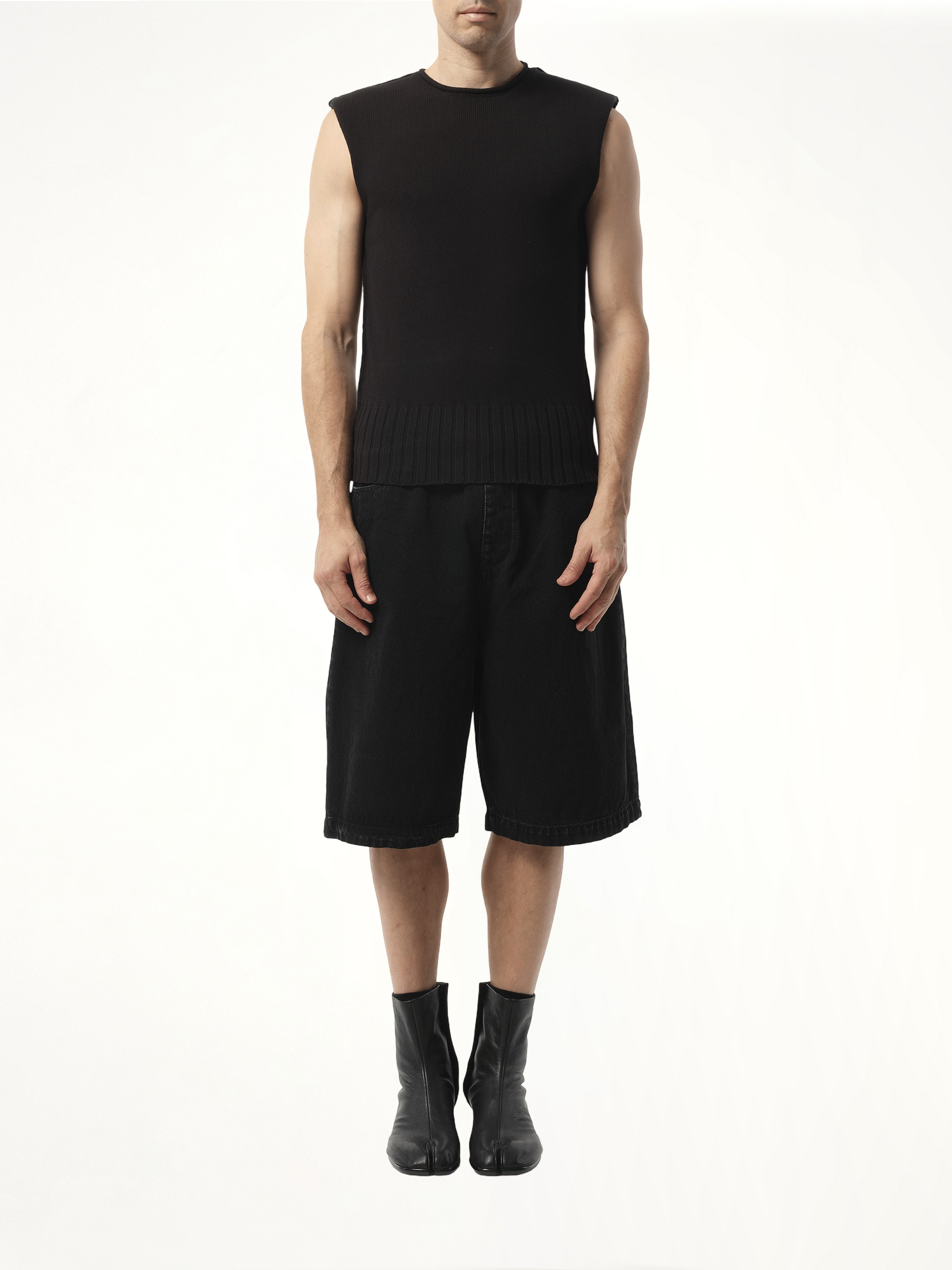 Burns Knit Vest in Black