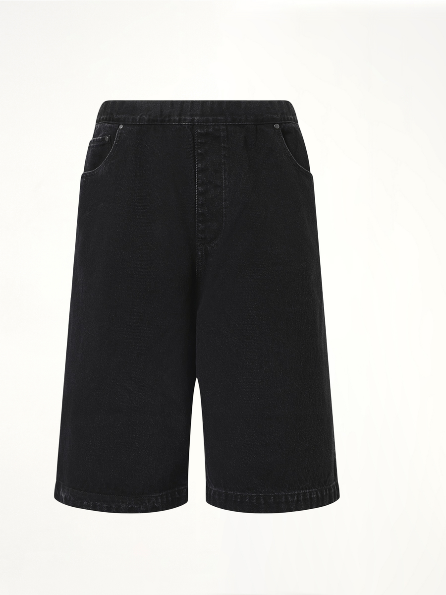 Spar Shorts in Magnetite