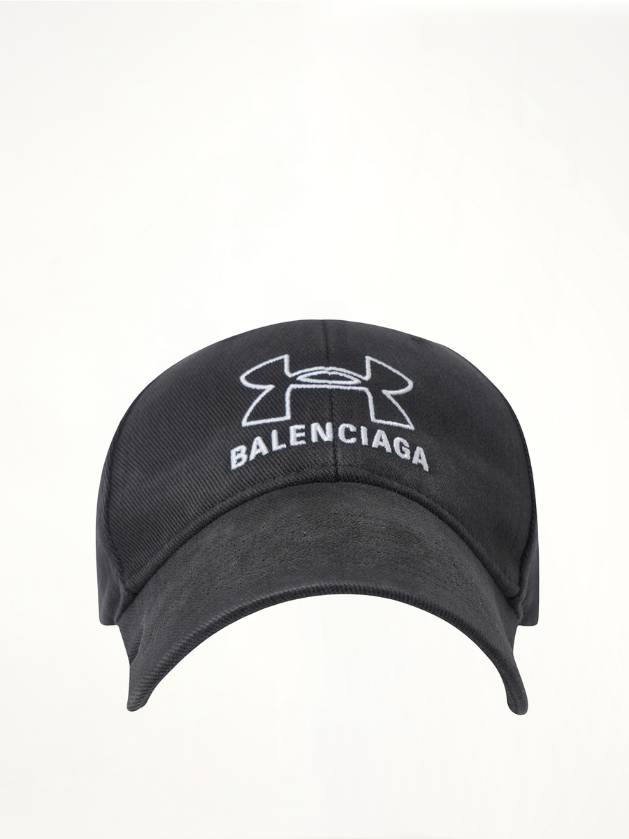 Under Armour Cap in Washed Black/White