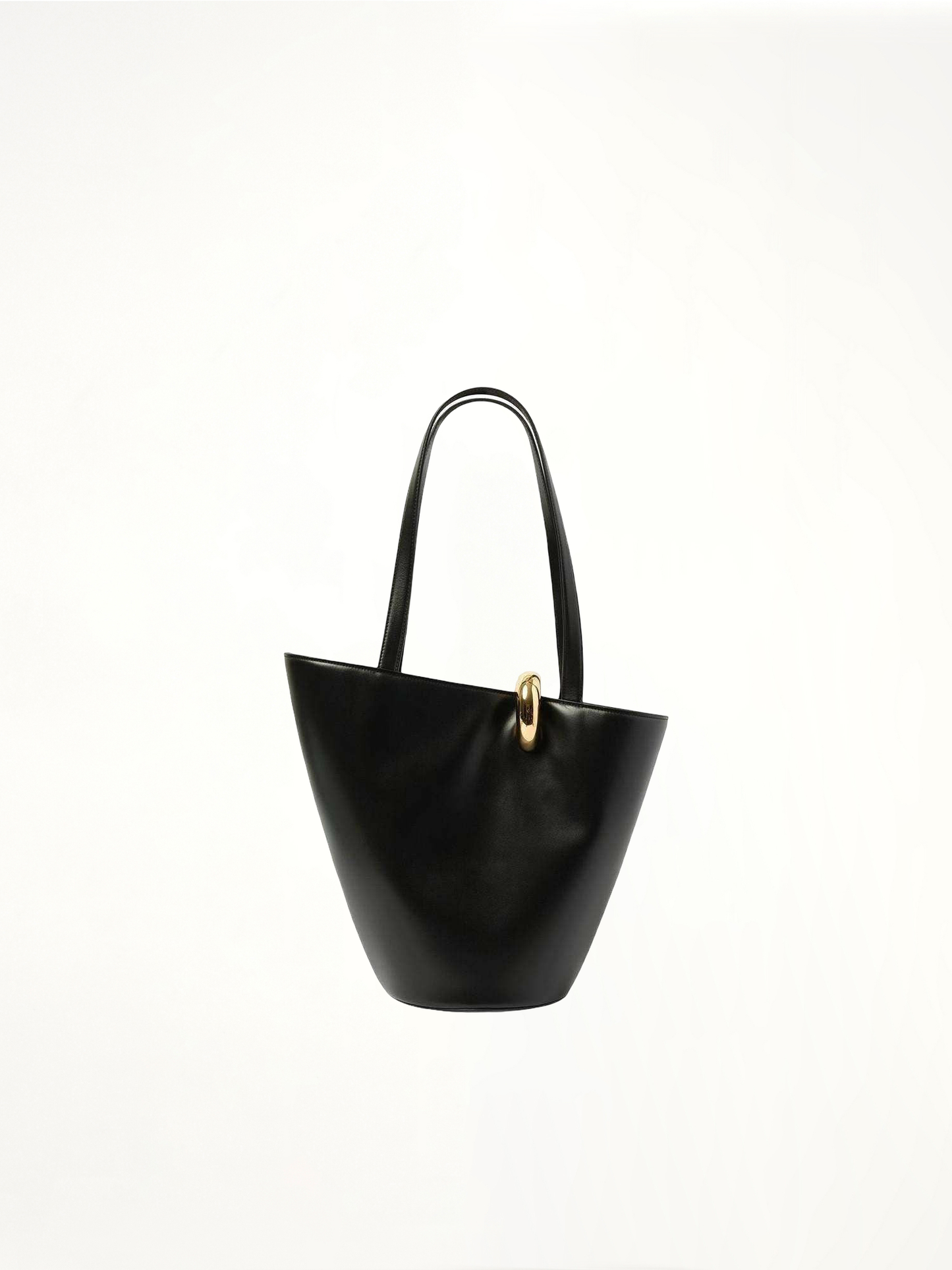 Le Bambola Moyen in Black