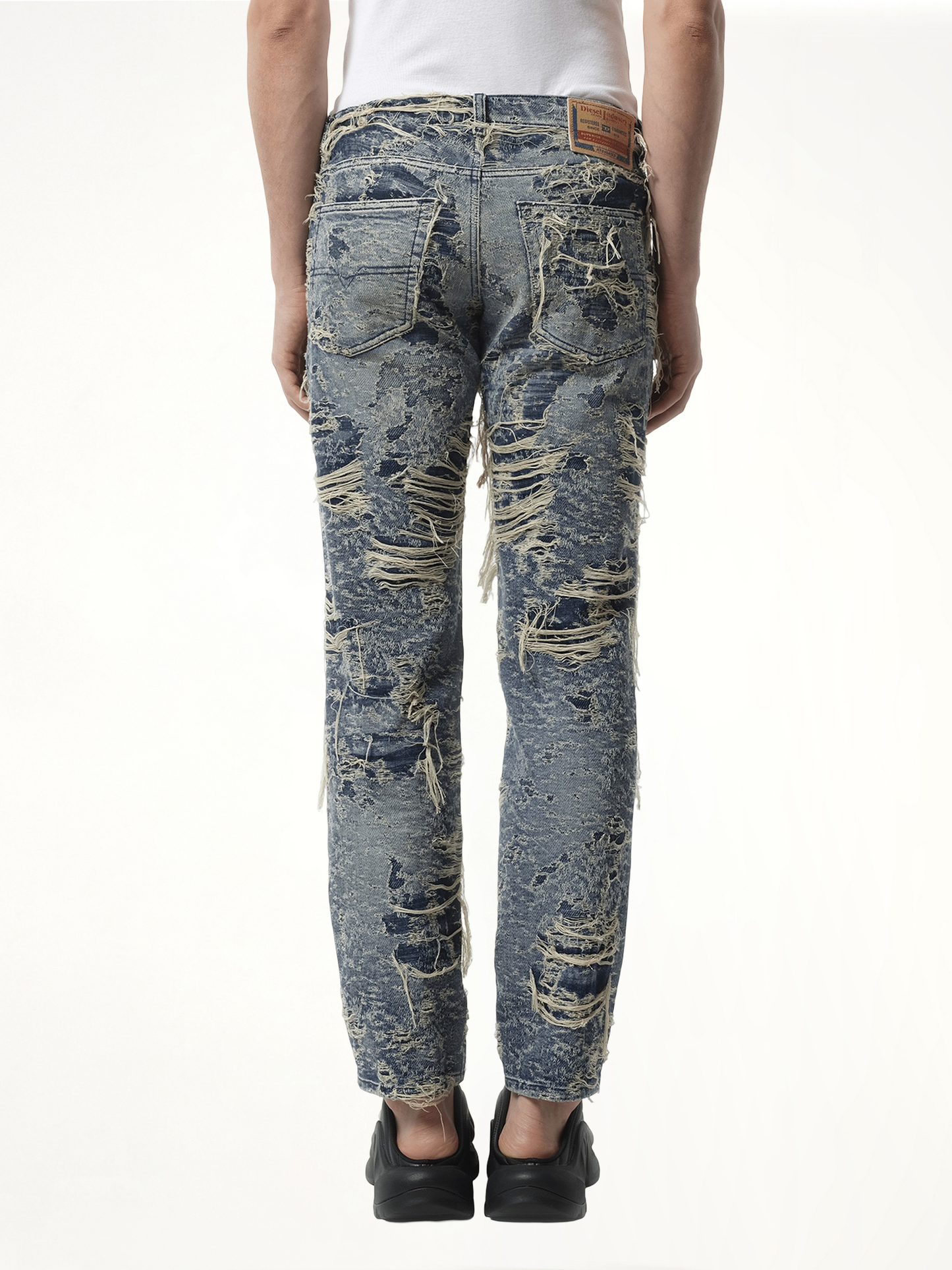 2023 D-Finitive Distressed Jeans in Blue