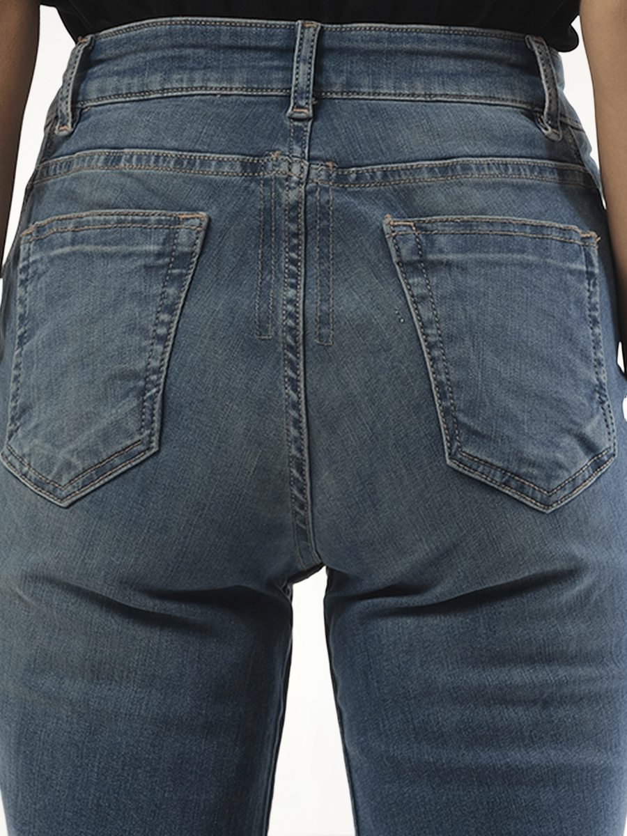 Bias Bootcut Jeans in Washed Indigo