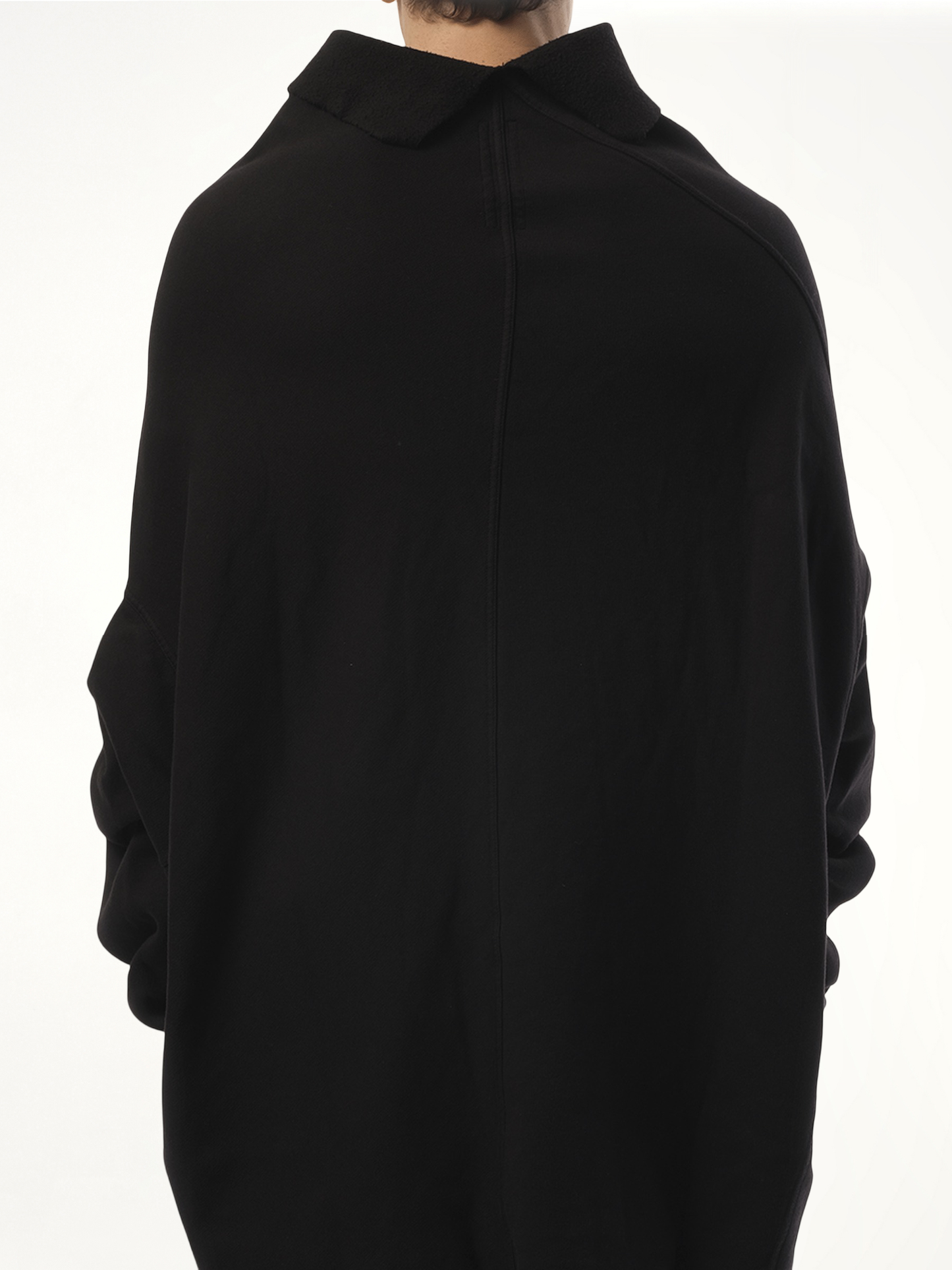 Shroud Sweatshirt in Black