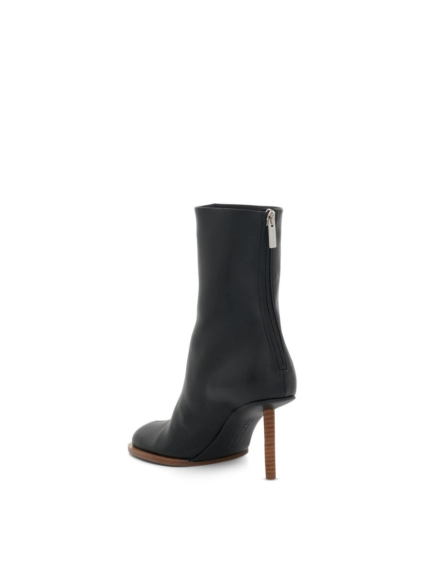 Round Square Boots in Black