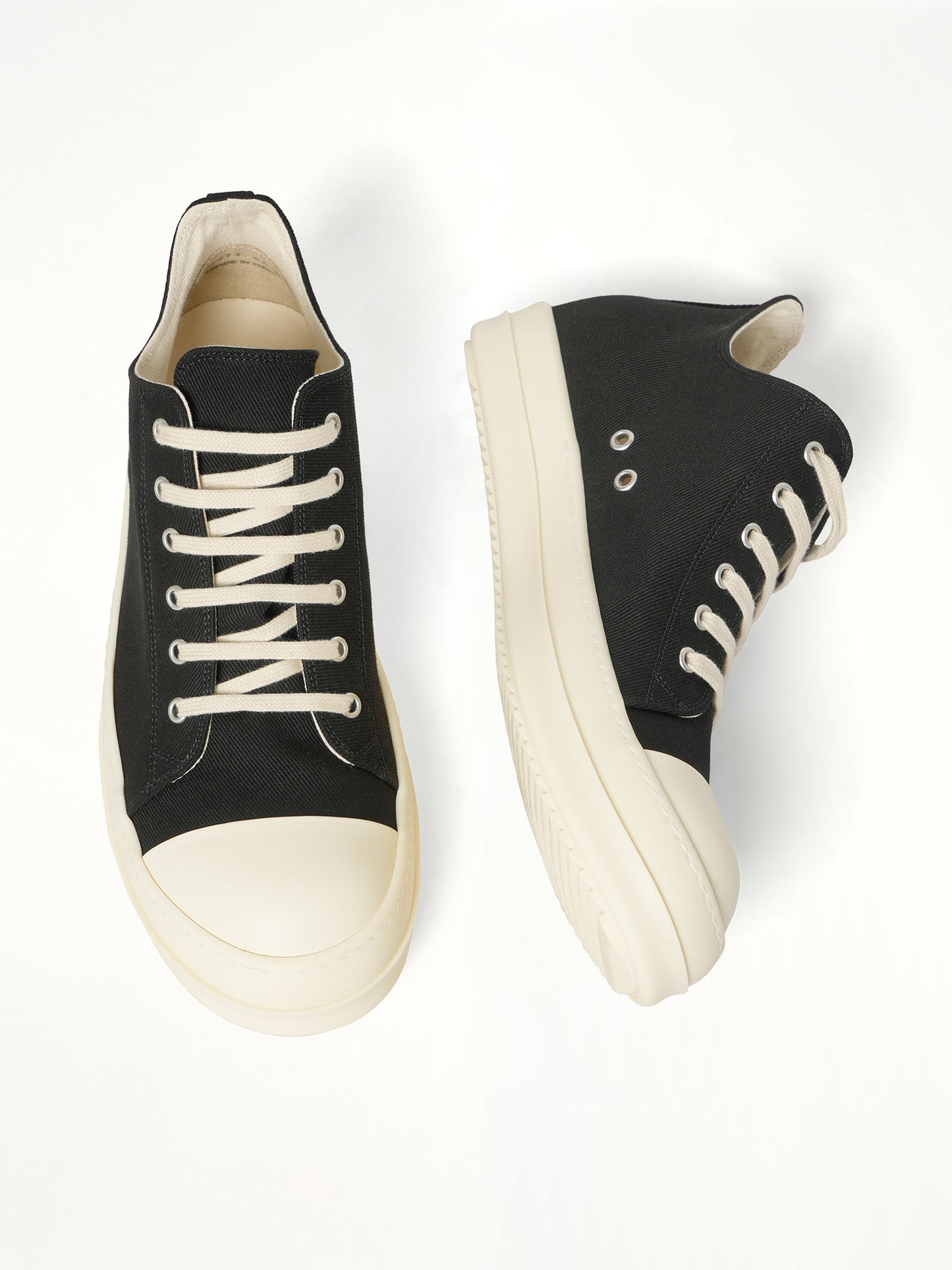 Low Sneaks in Black/Milk/Milk