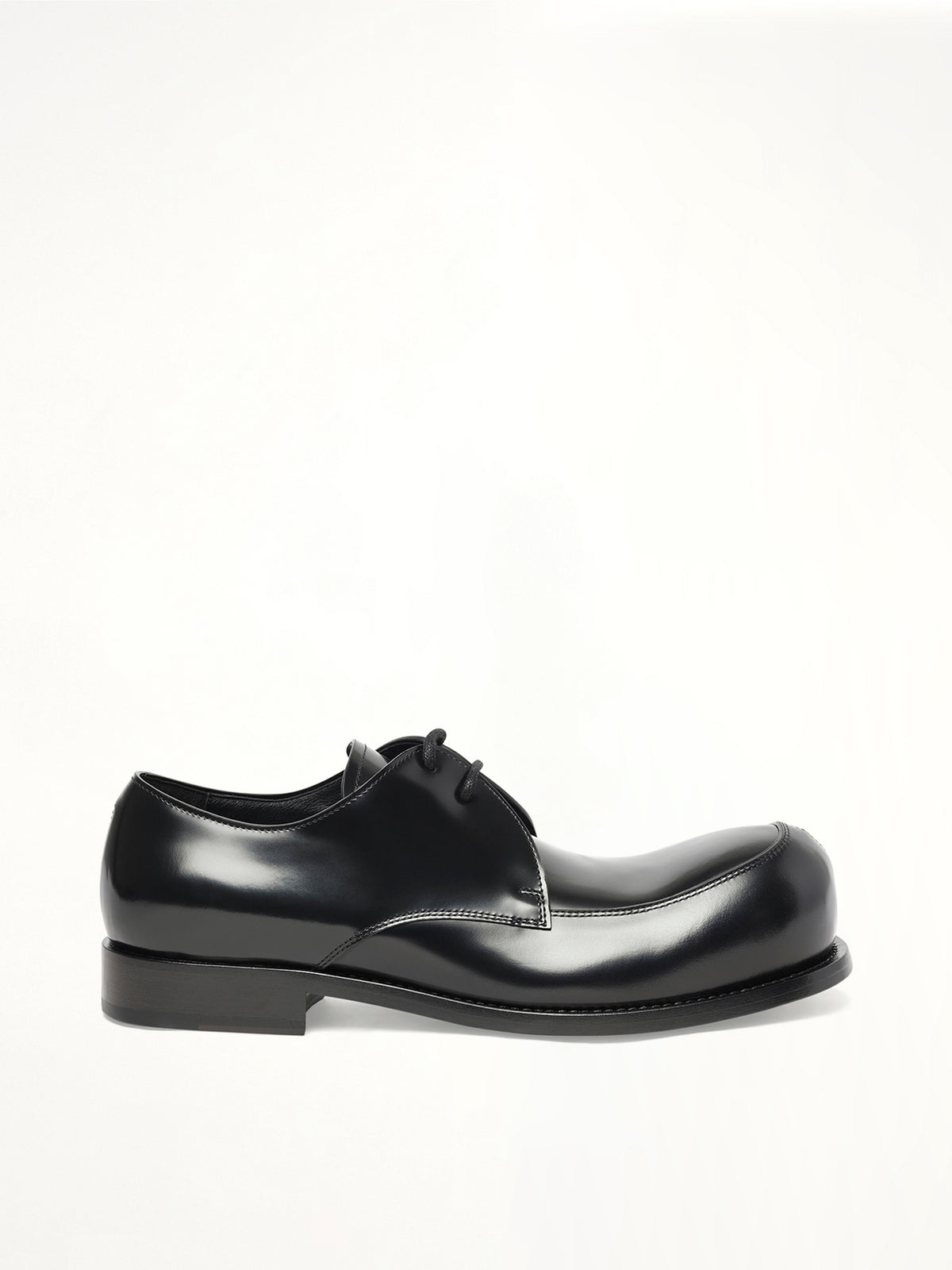 Round Toe Derby in Black Side View | MARNI