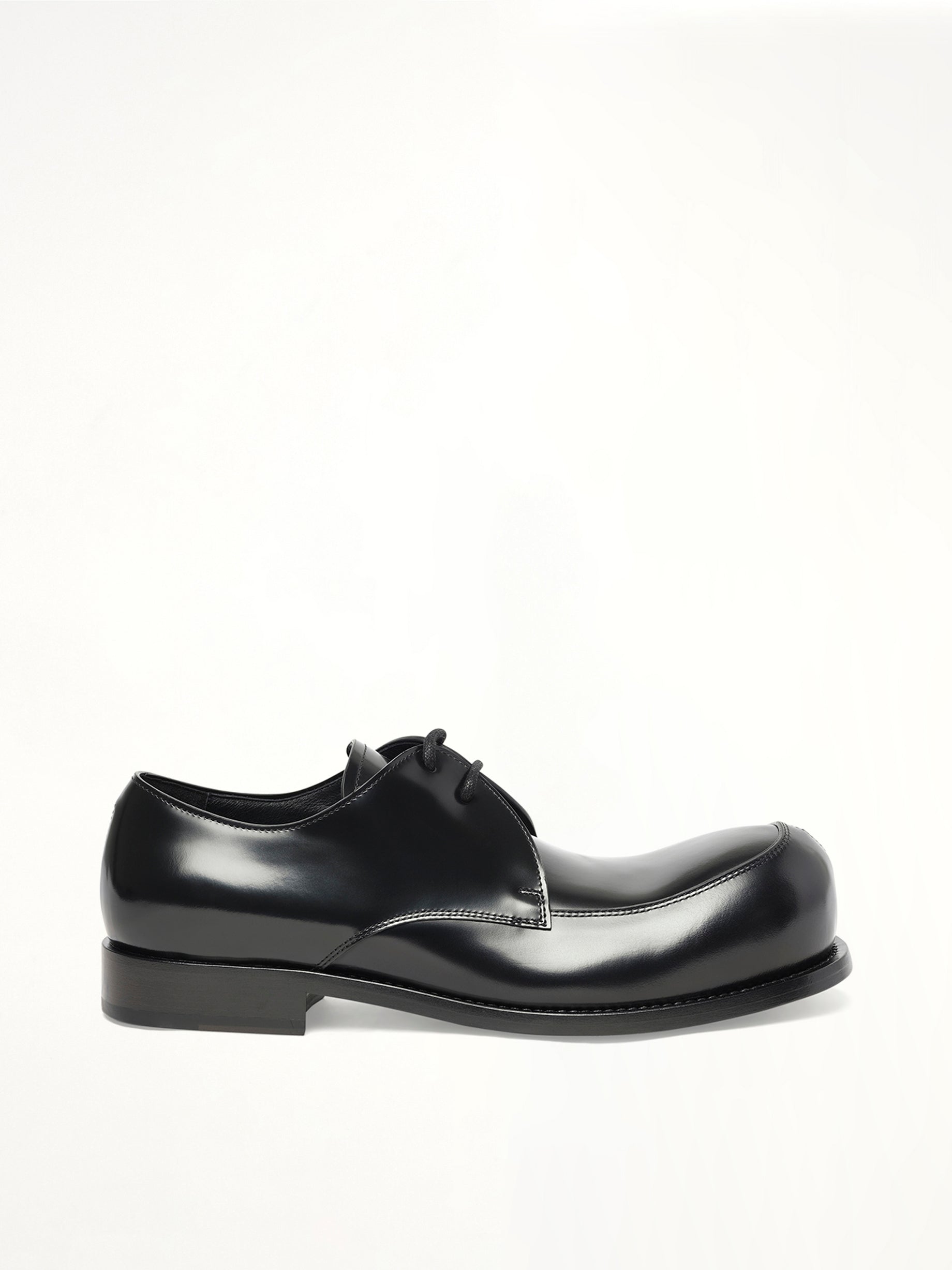 Round Toe Derby in Black Side View | MARNI