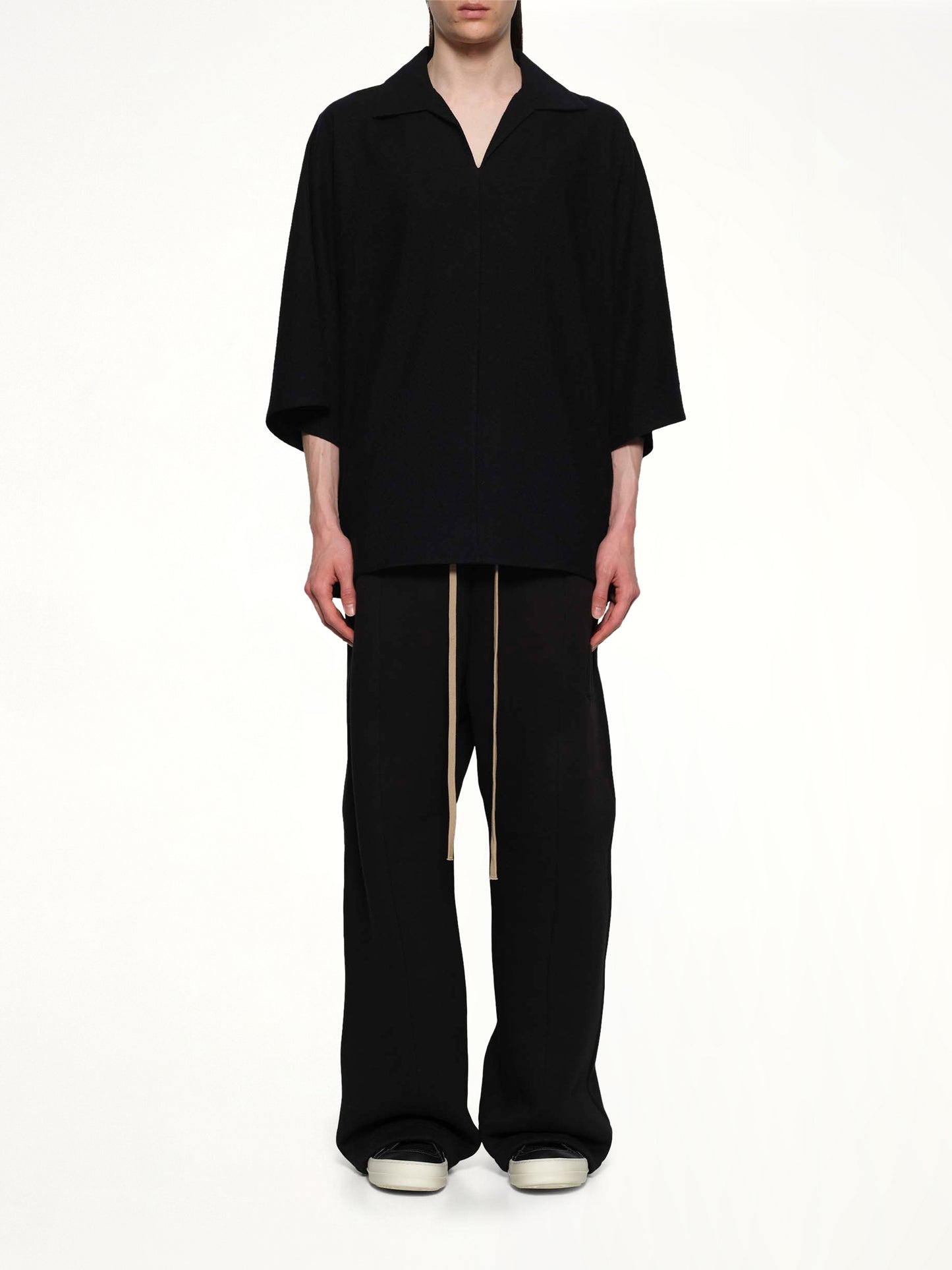 Virgin Wool Short Sleeve Shirt in Black