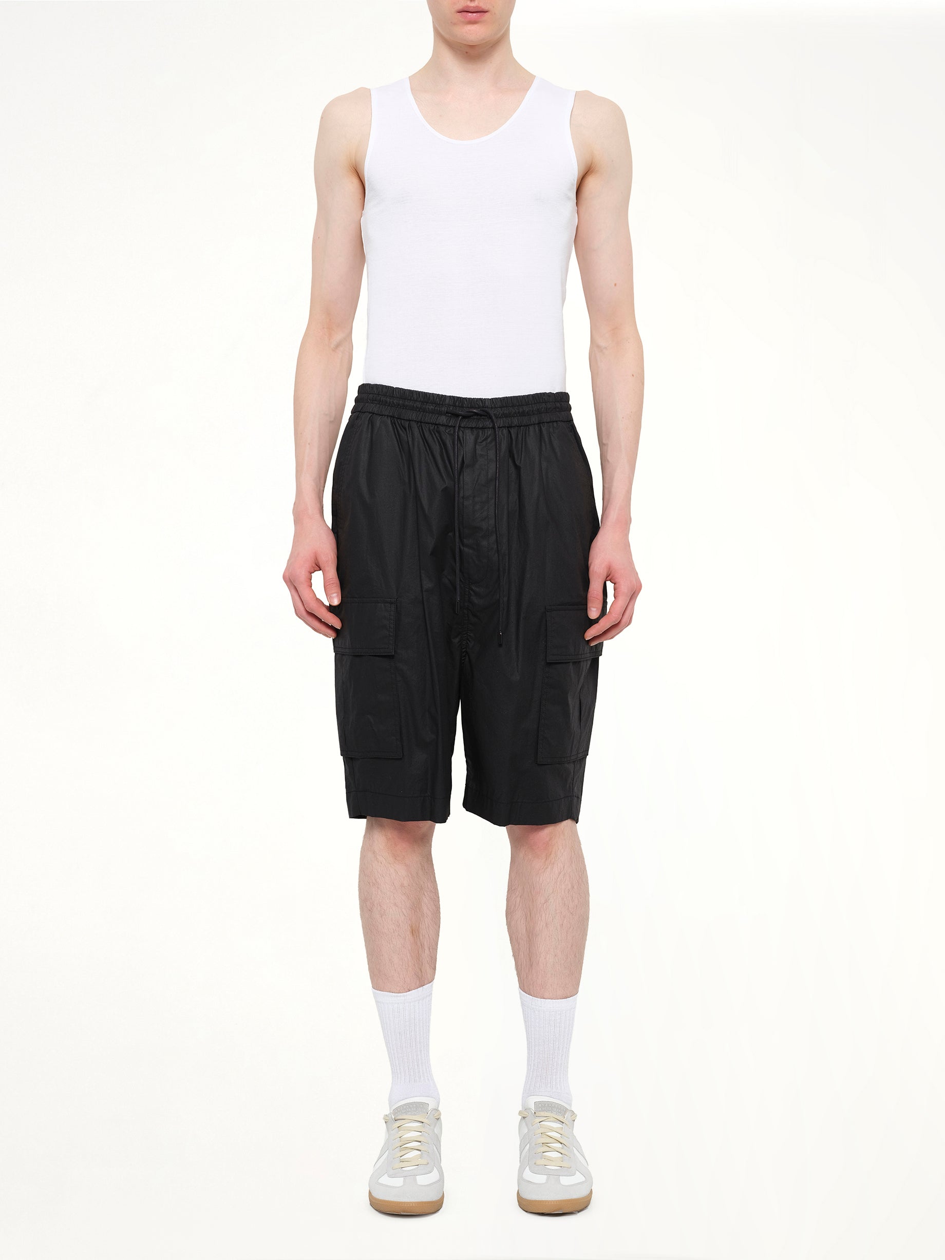 Juunj Short in Black