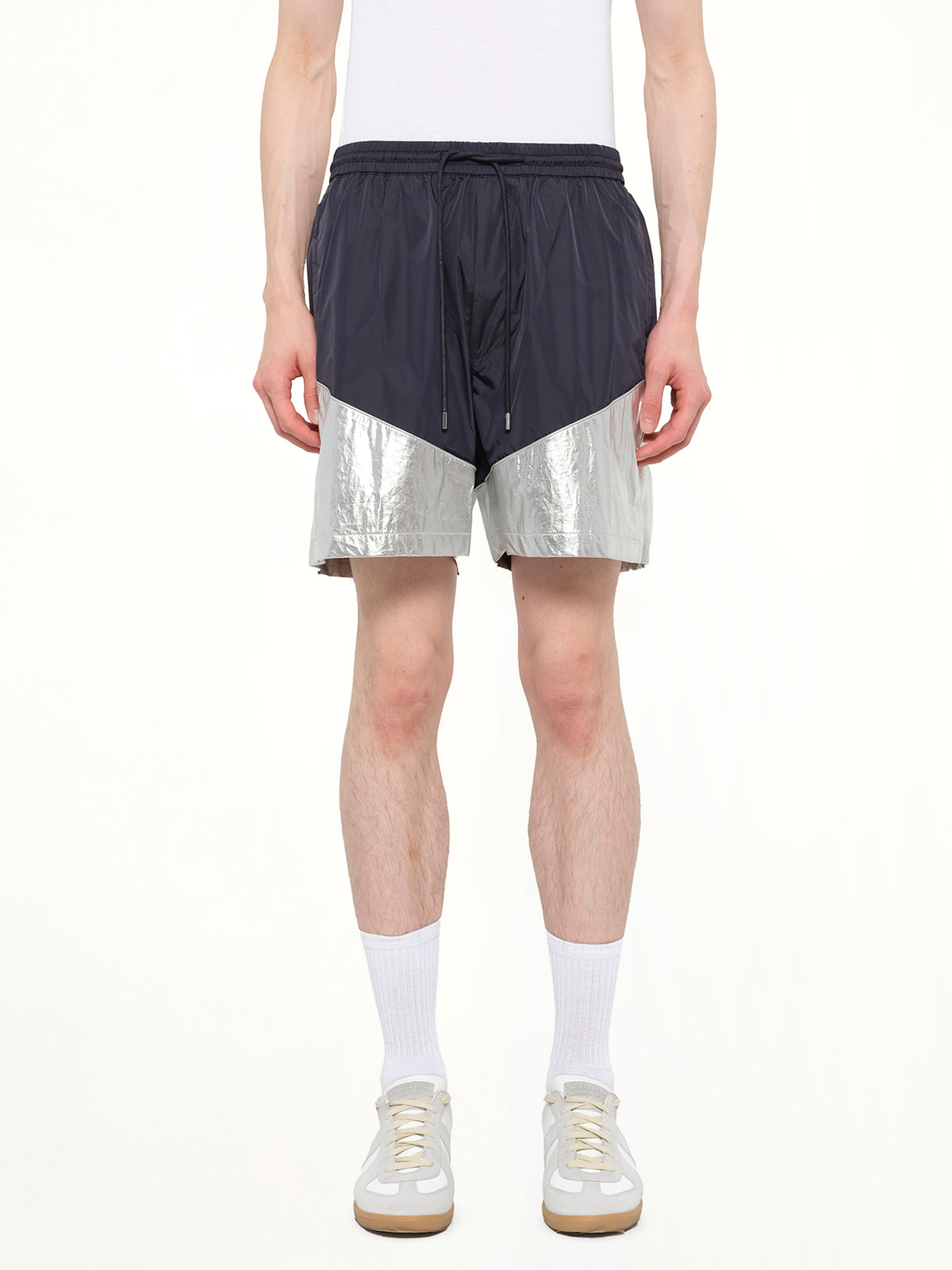 Juunj Short in Navy