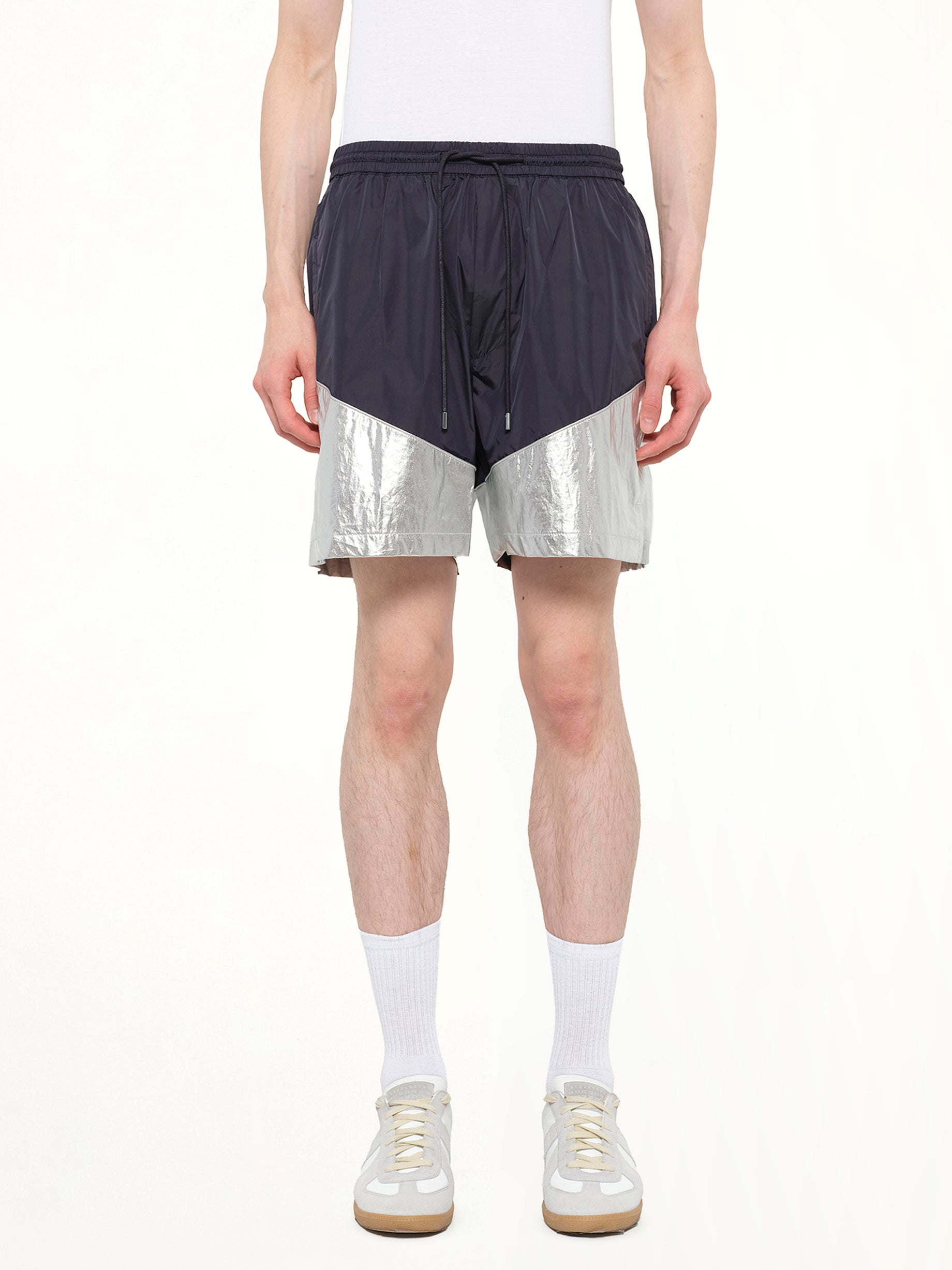 Juunj Short in Navy
