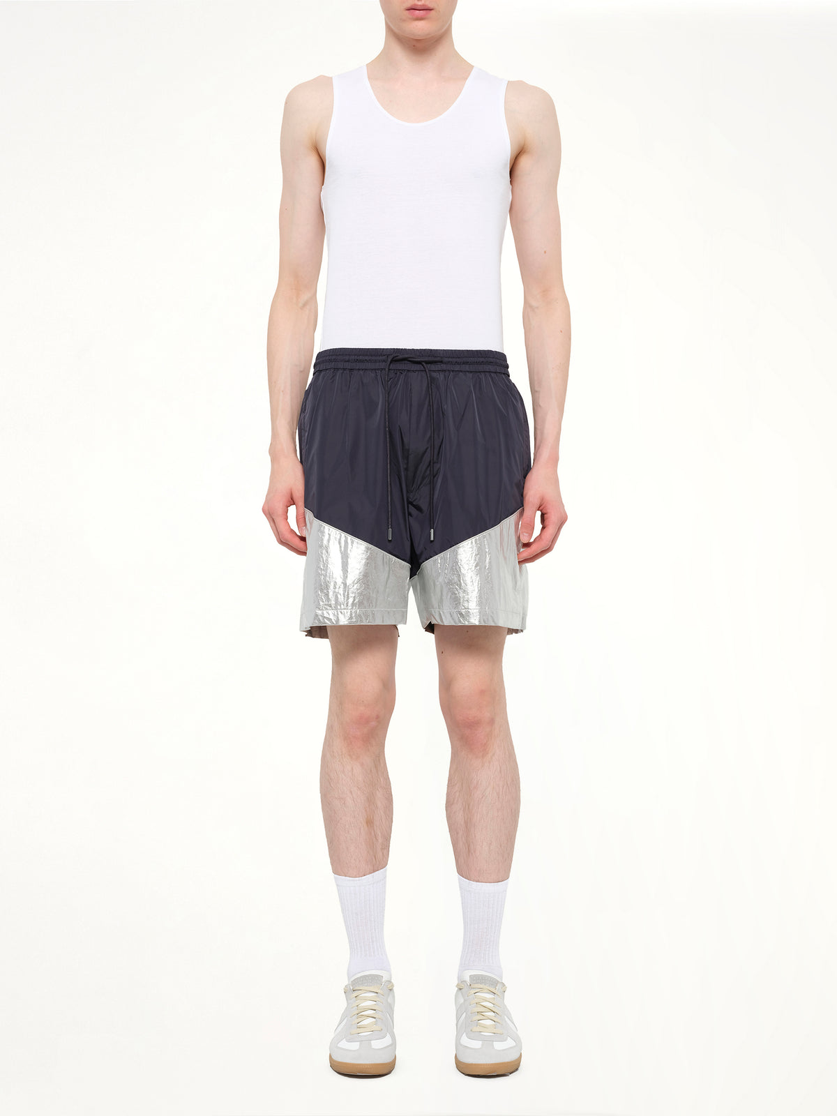 Juunj Short in Navy