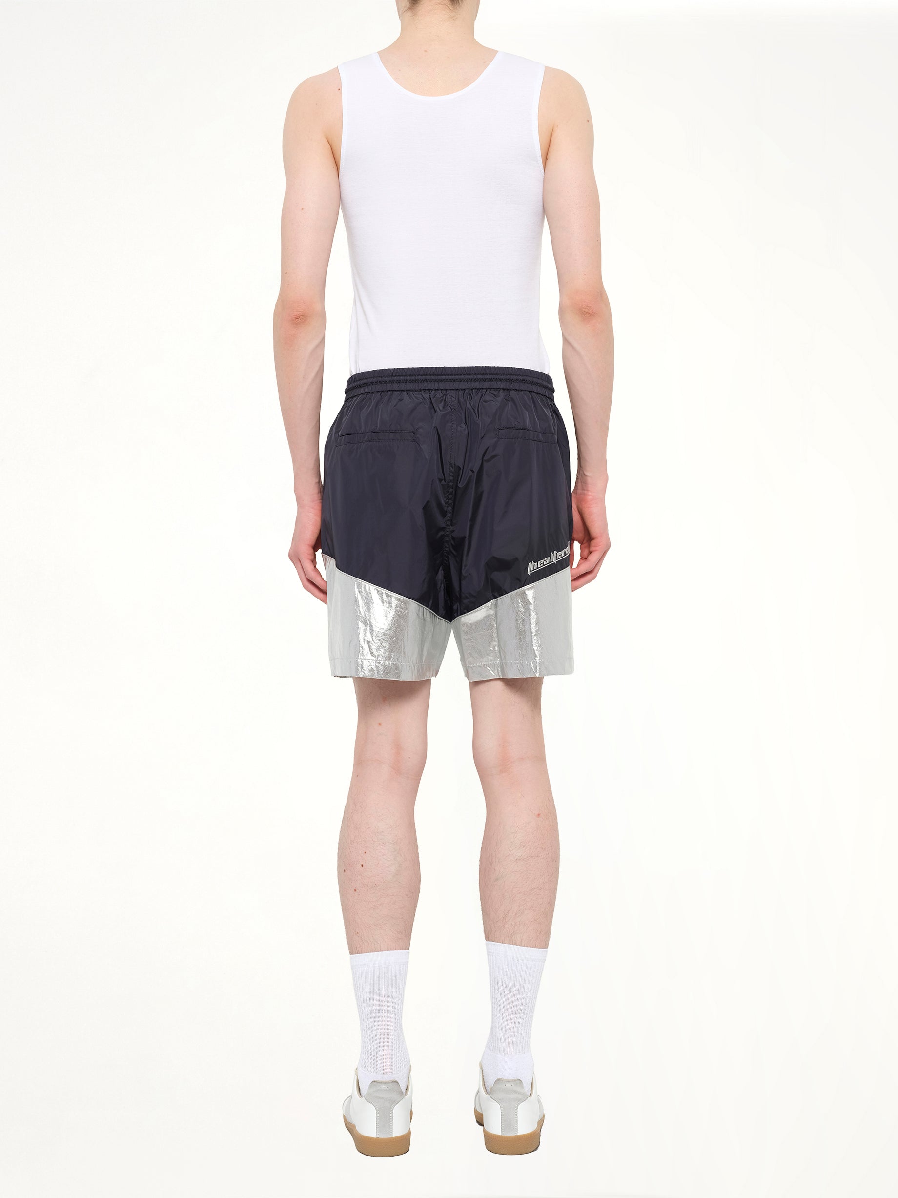 Juunj Short in Navy