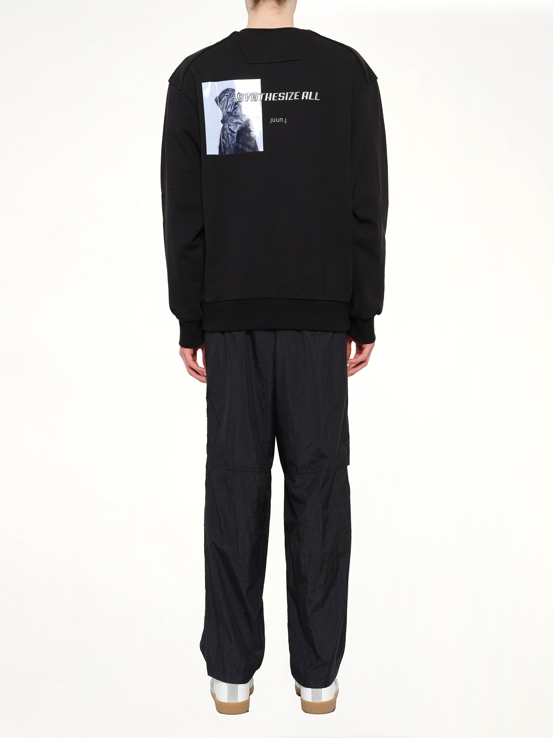 Juunj Sweatshirt in Black