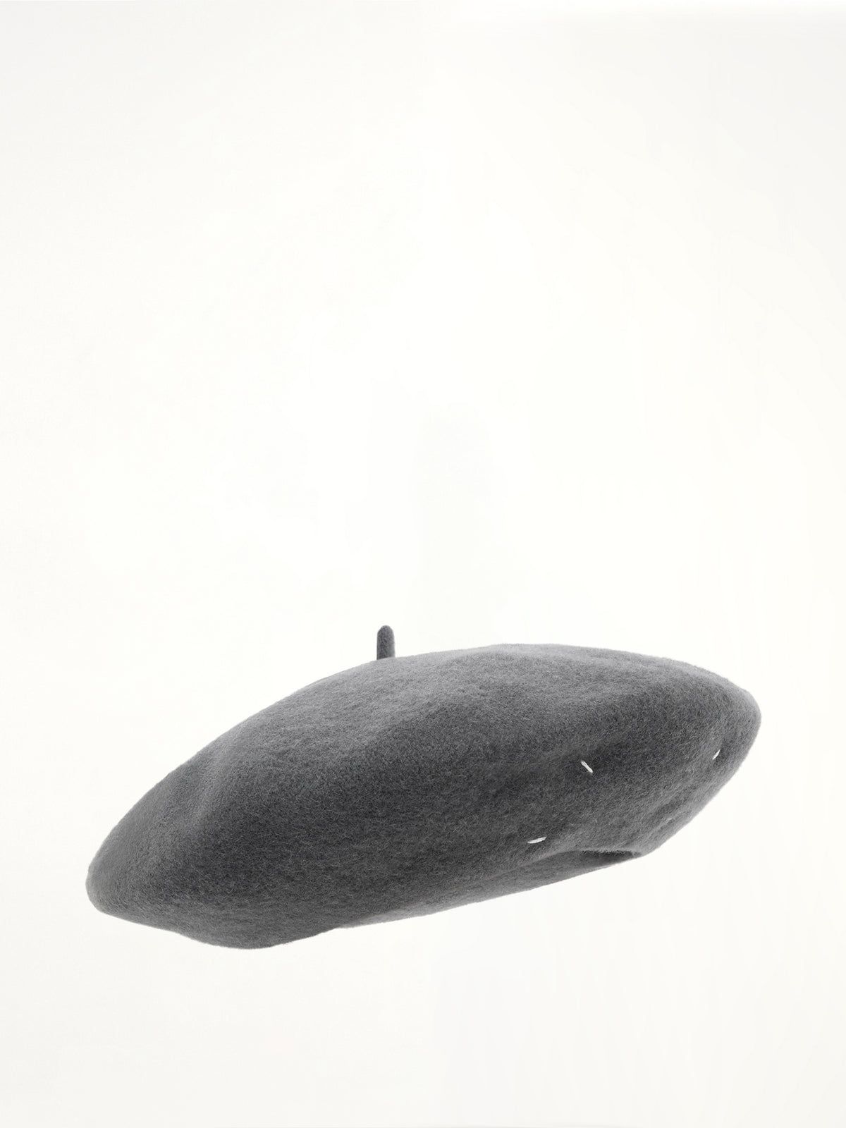 4-Stitch Wool Beret Hat in Carbon Grey