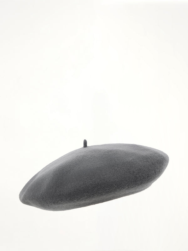 4-Stitch Wool Beret Hat in Carbon Grey