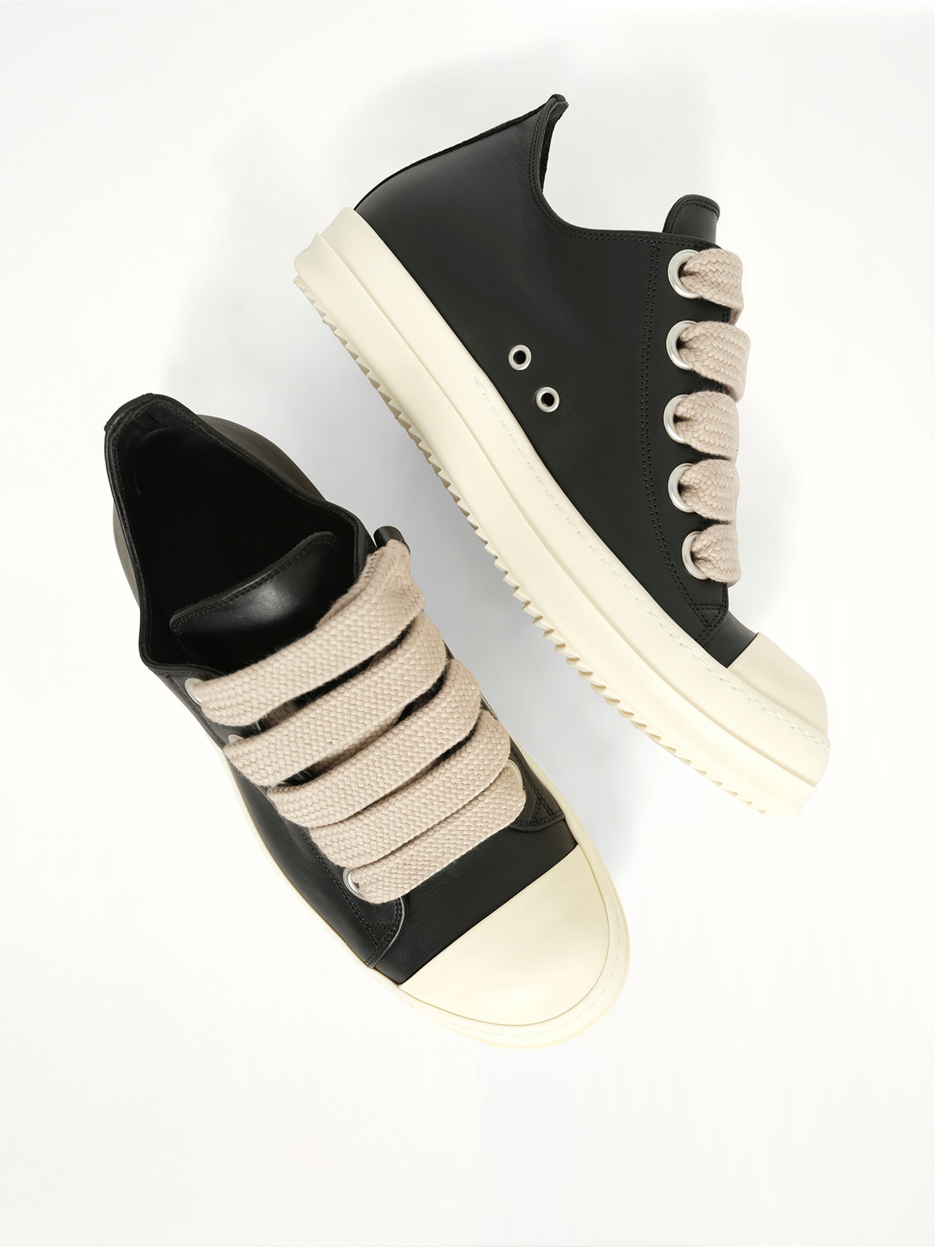 Jumbolace Low Sneaker in Black/Milk
