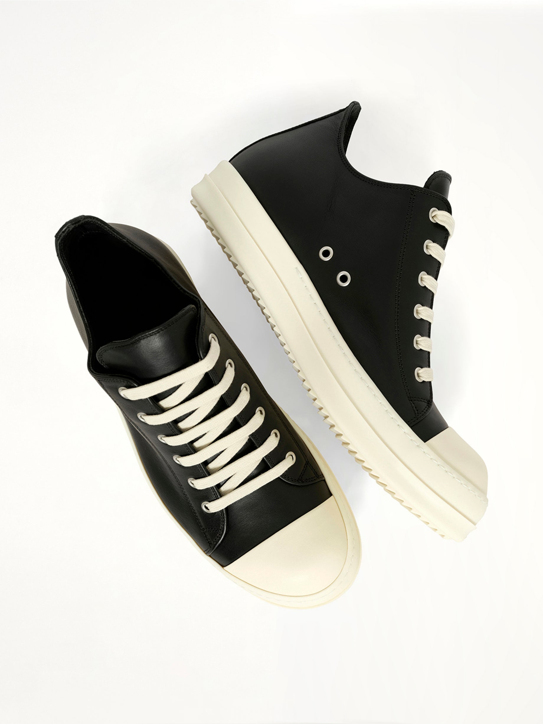 Low Sneaker in Black/Milk