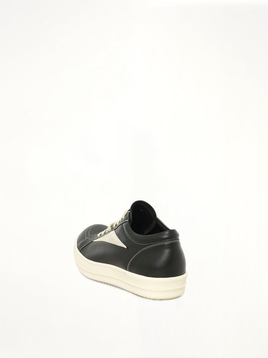 Vintage Sneaker in Black/Milk