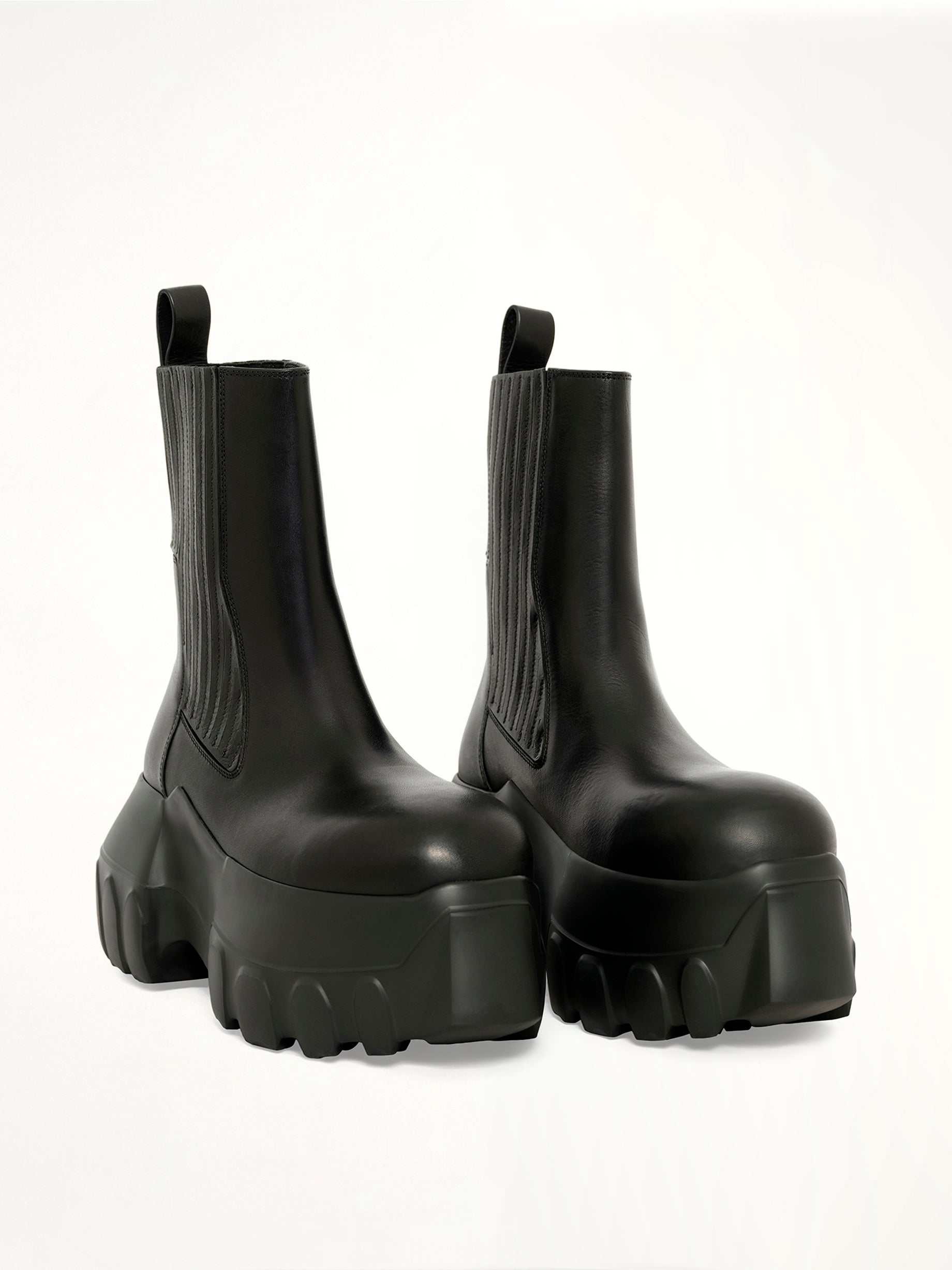 Beatle Mega Tractor Boots in Black