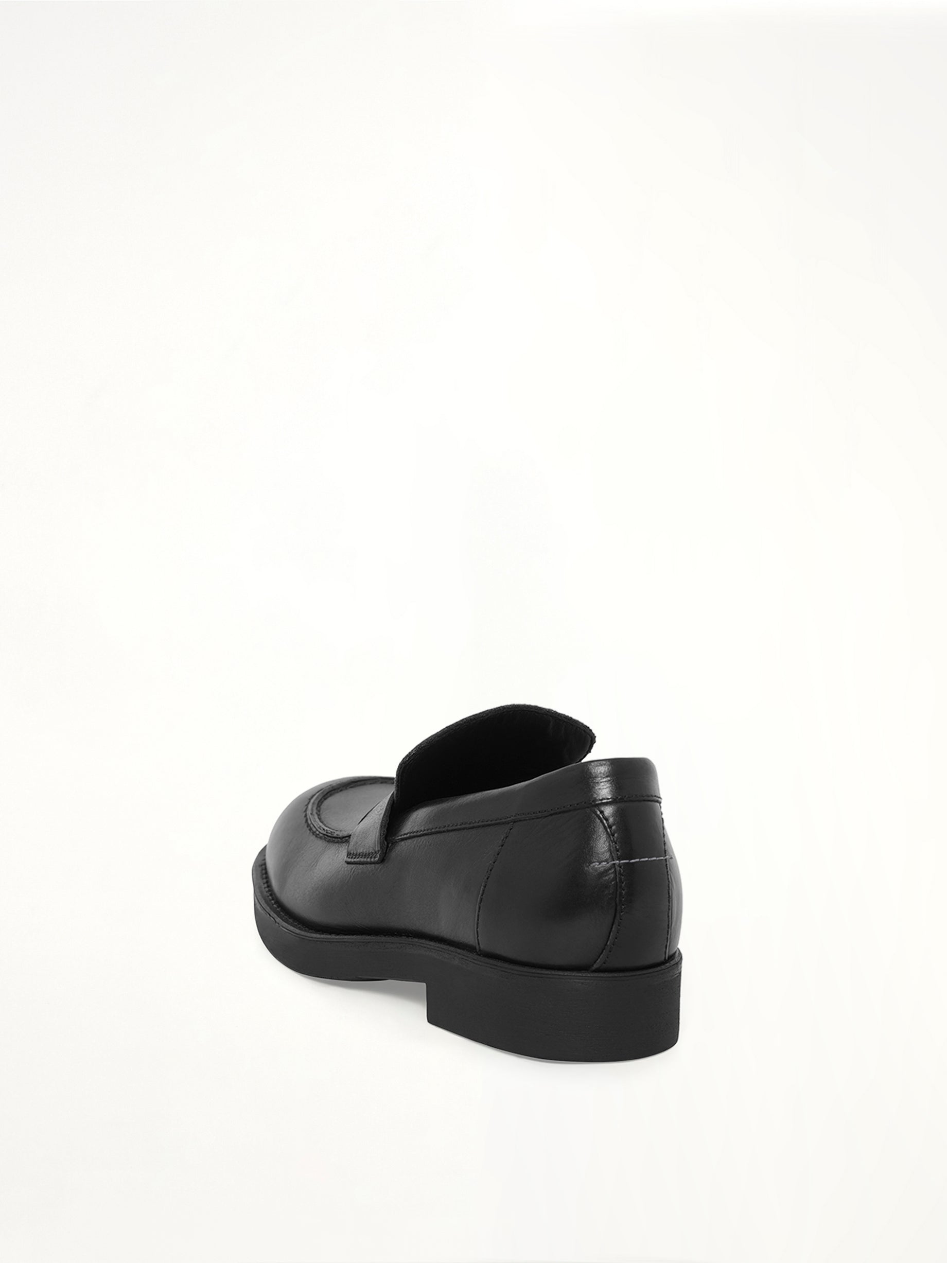 MM6 Mocassin in Black
