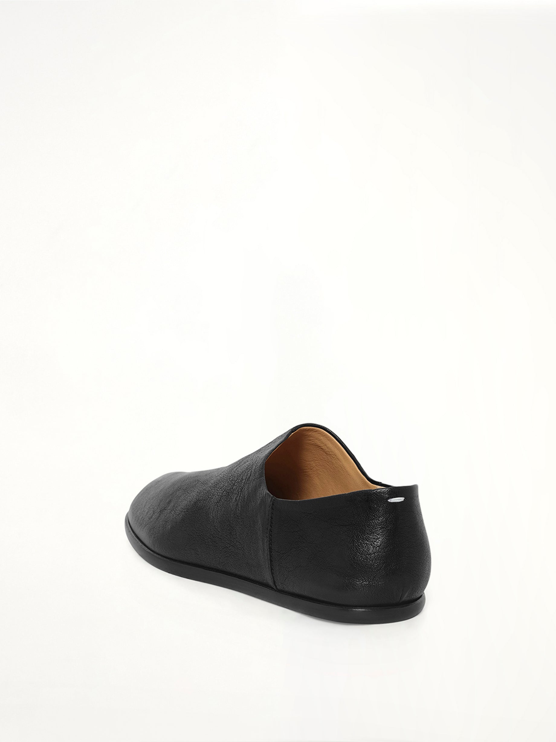 Tabi Babouche Grain Leather in Black