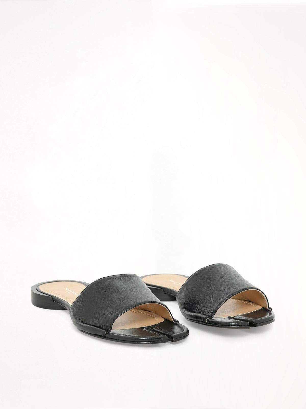 Tabi Sandals Flat in Black