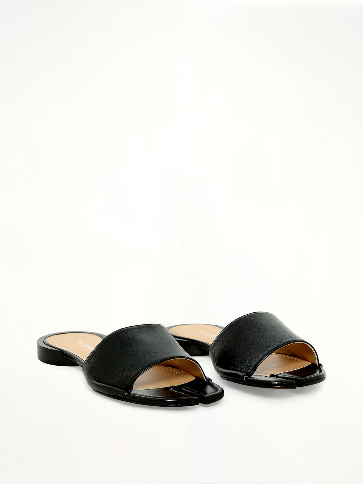Tabi Sandals Flat in Black