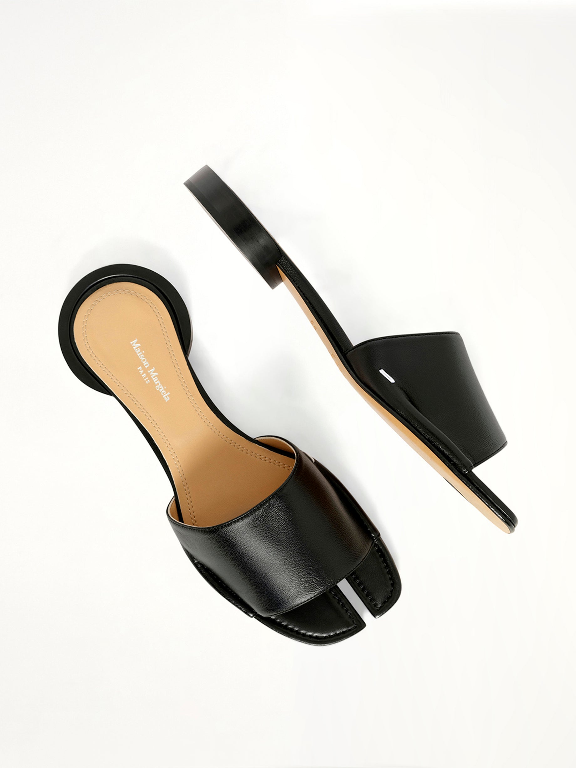 Tabi Sandals Flat in Black
