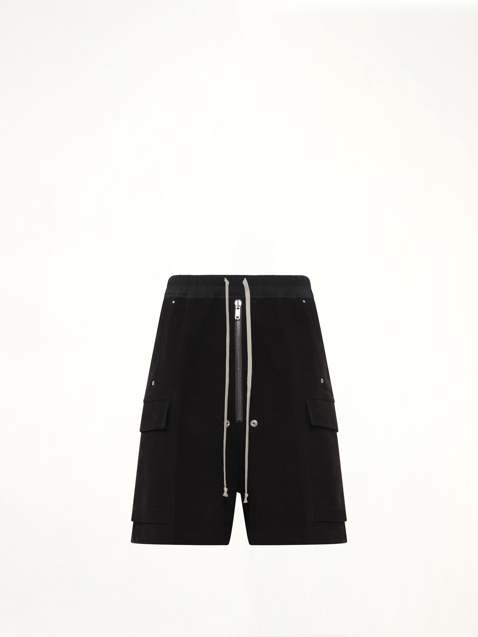 Brushed Twill Cargobela Shorts in Black