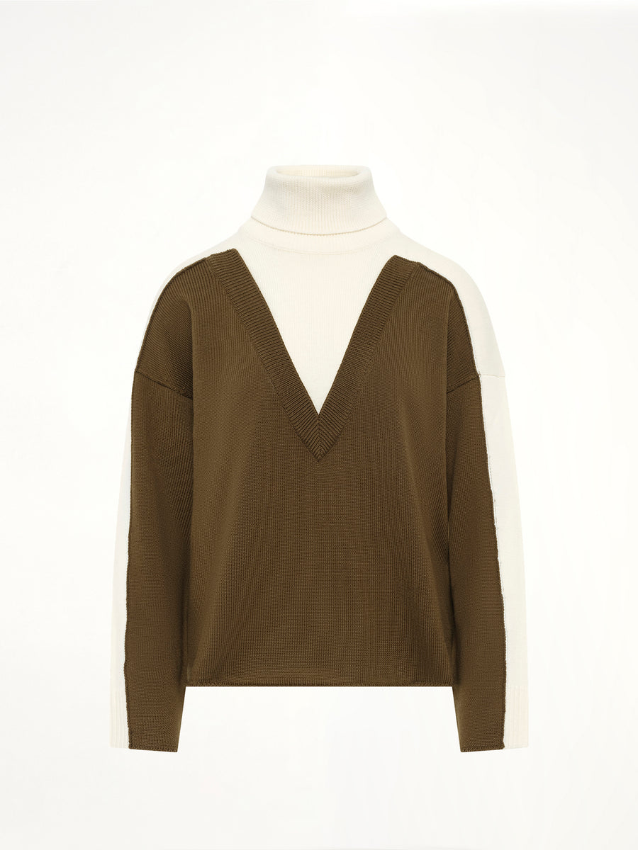 Moved Pattern Turtleneck in Off White/Khaki