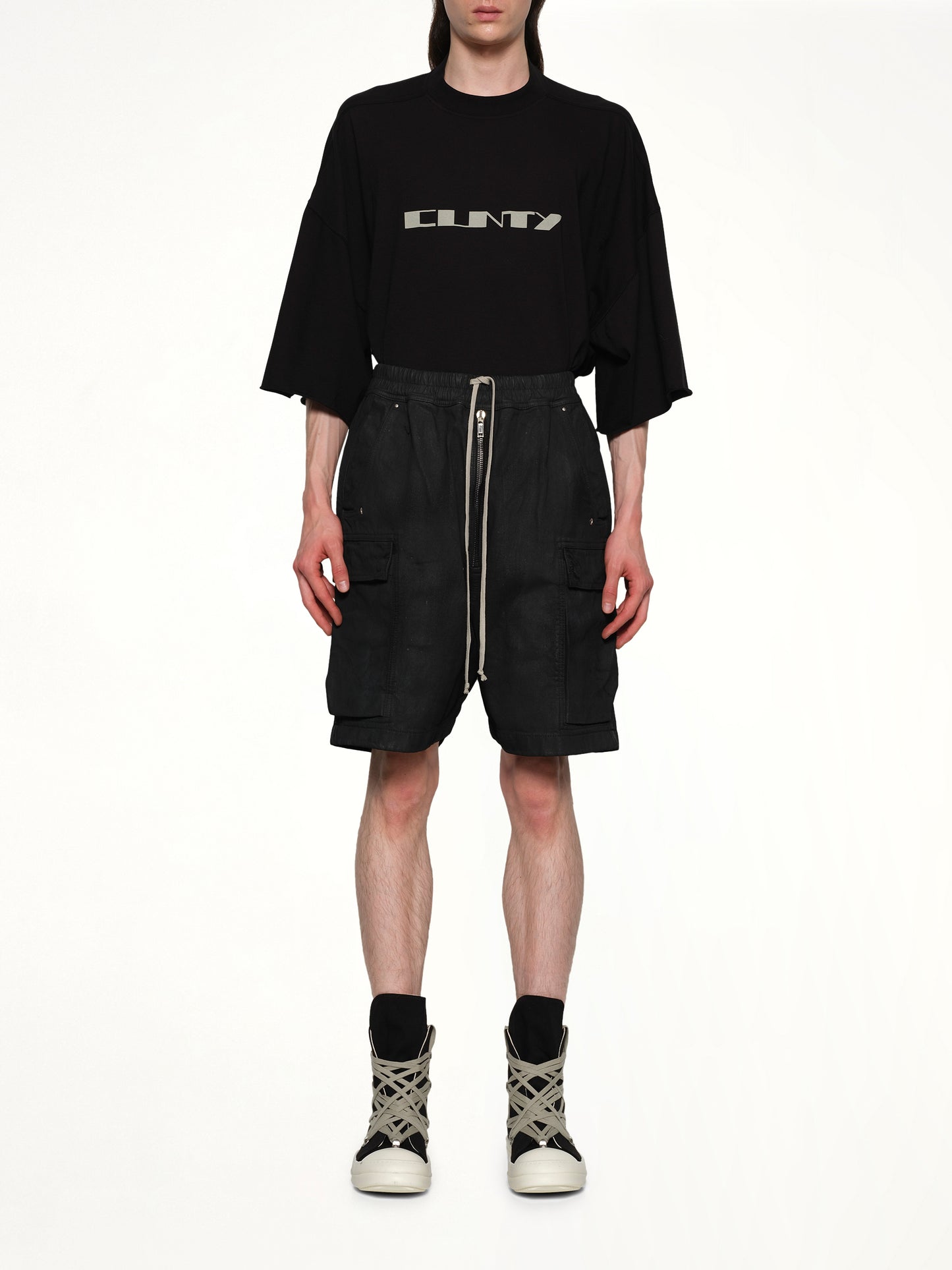 Cargobela Shorts in Black Wax