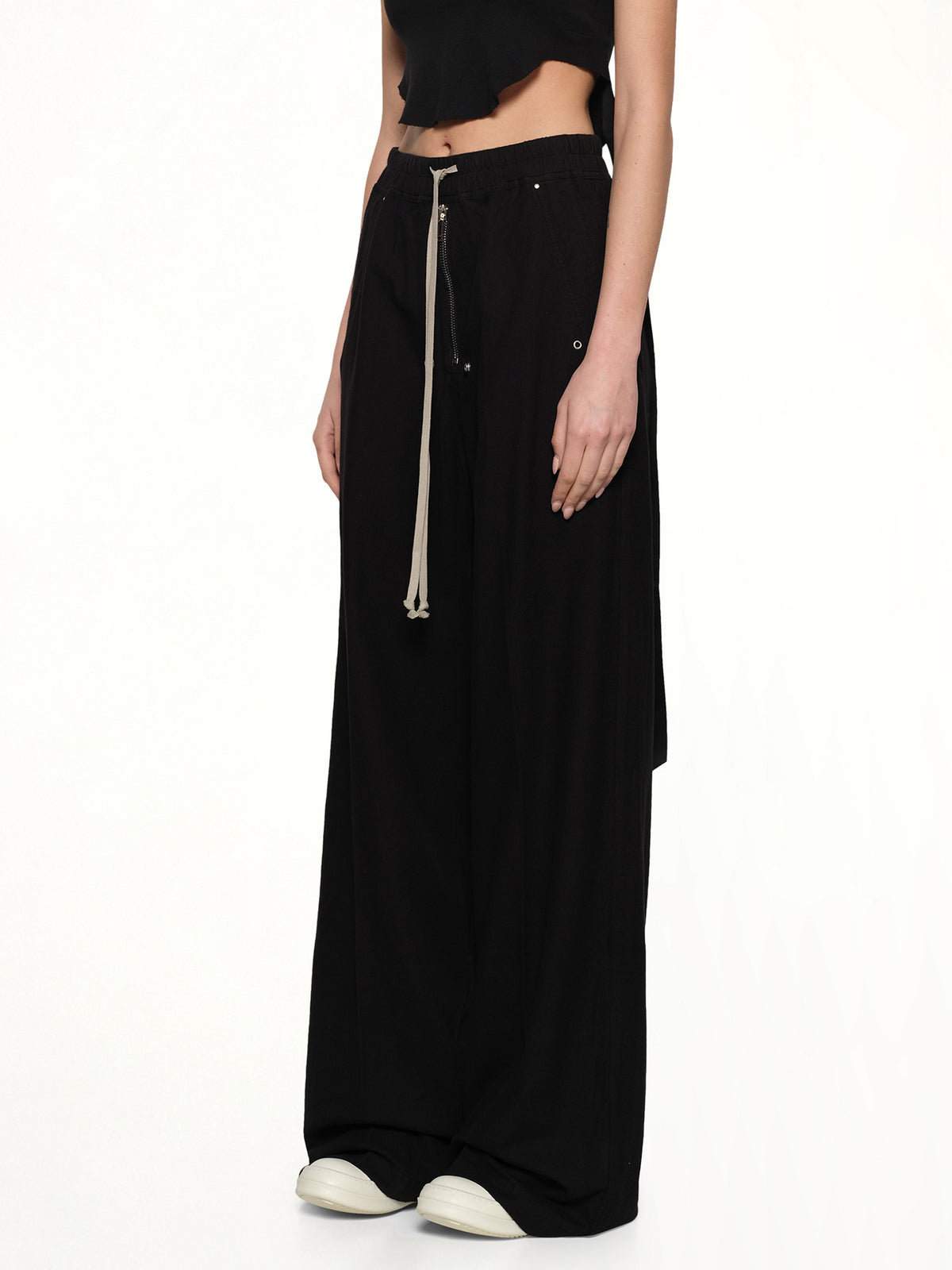 Geth Belas in Black