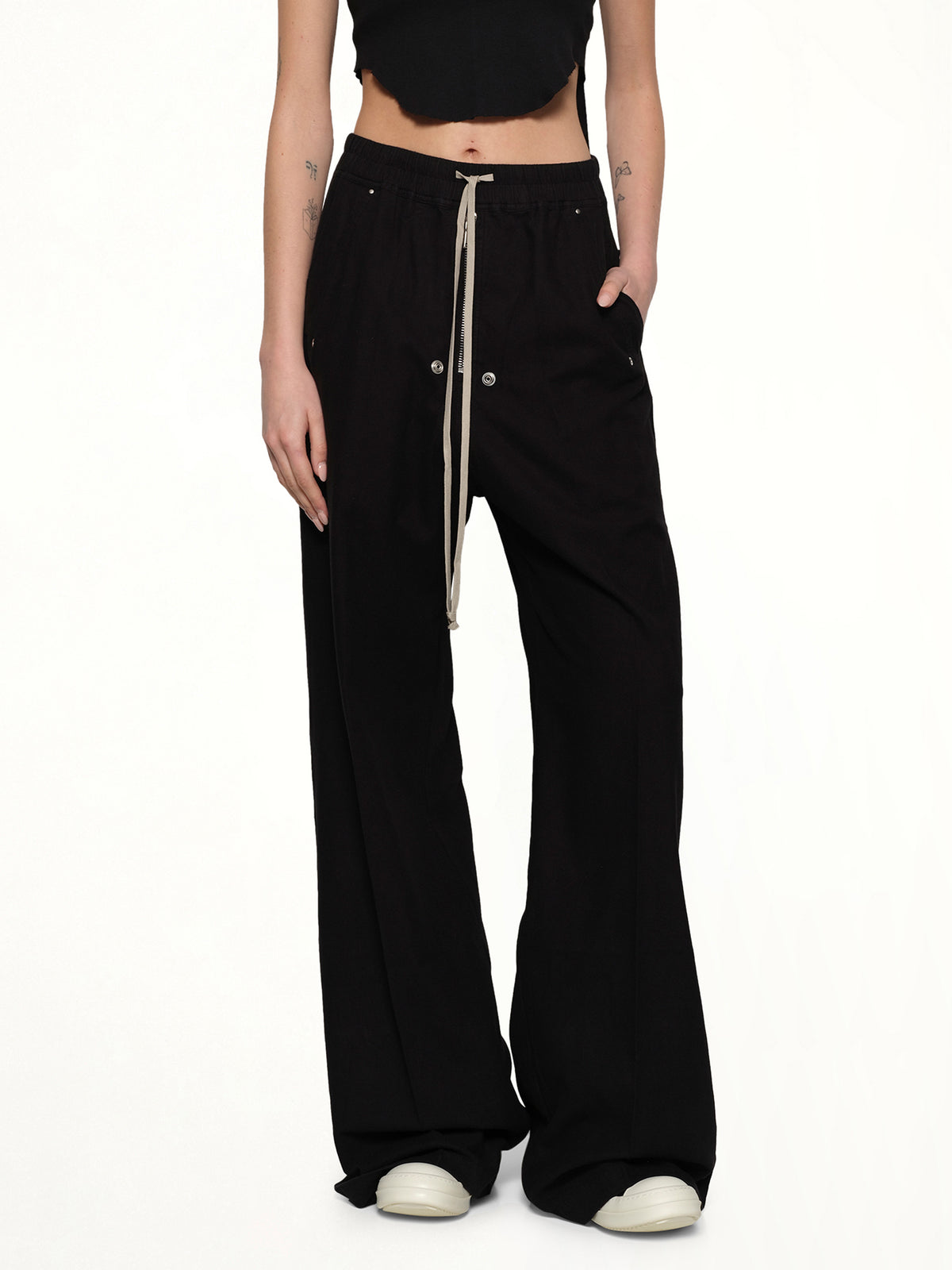 Geth Belas in Black