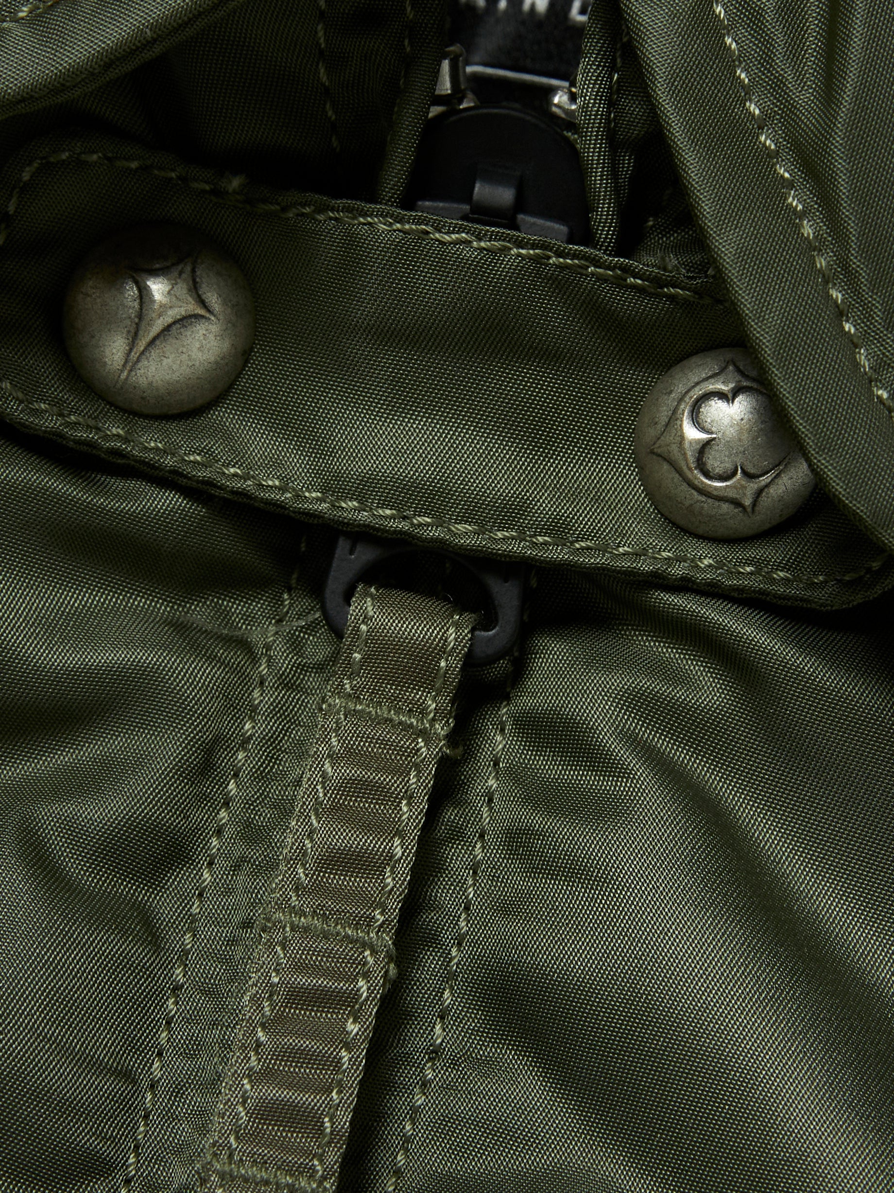 TC x Alpha Industries 봄버 재킷 (리벳 버전) 세이지