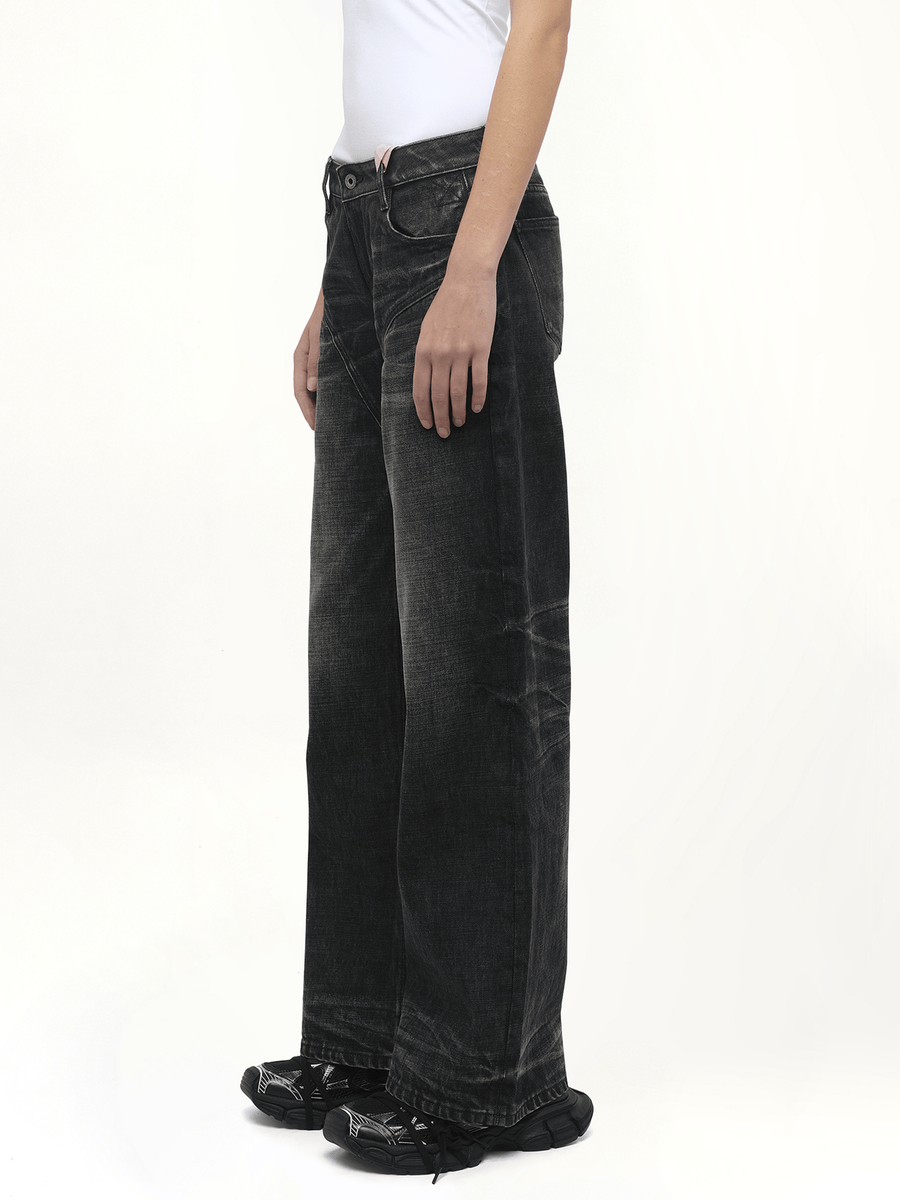 Dirty Wash Straight Jeans in Black
