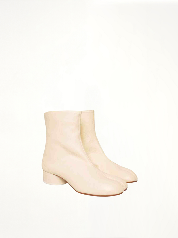 Tabi Ankle Boots 3cm Heel in White Front View | MAISON MARGIELA