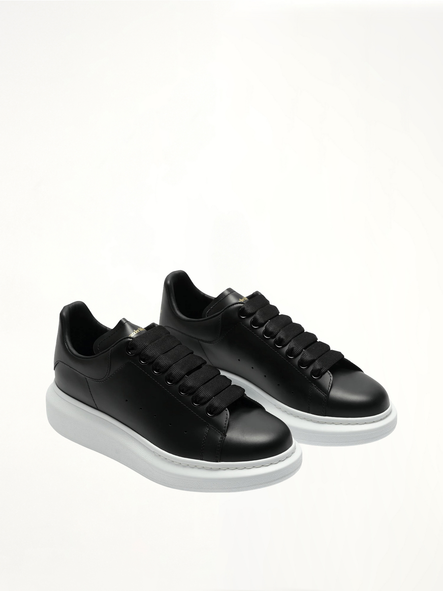 Larry Oversized Sneakers in Black/White Front View | ALEXANDER MCQUEEN