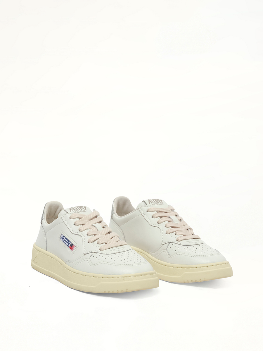 Medalist Low Sneakers in White/Silver Front View | AUTRY