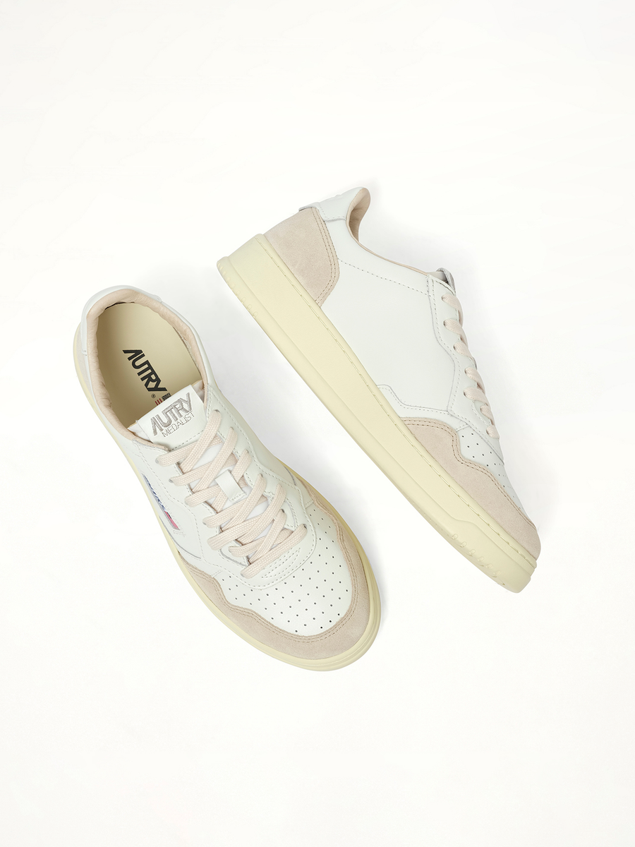 Medalist Low Sneakers in White Back View | AUTRY