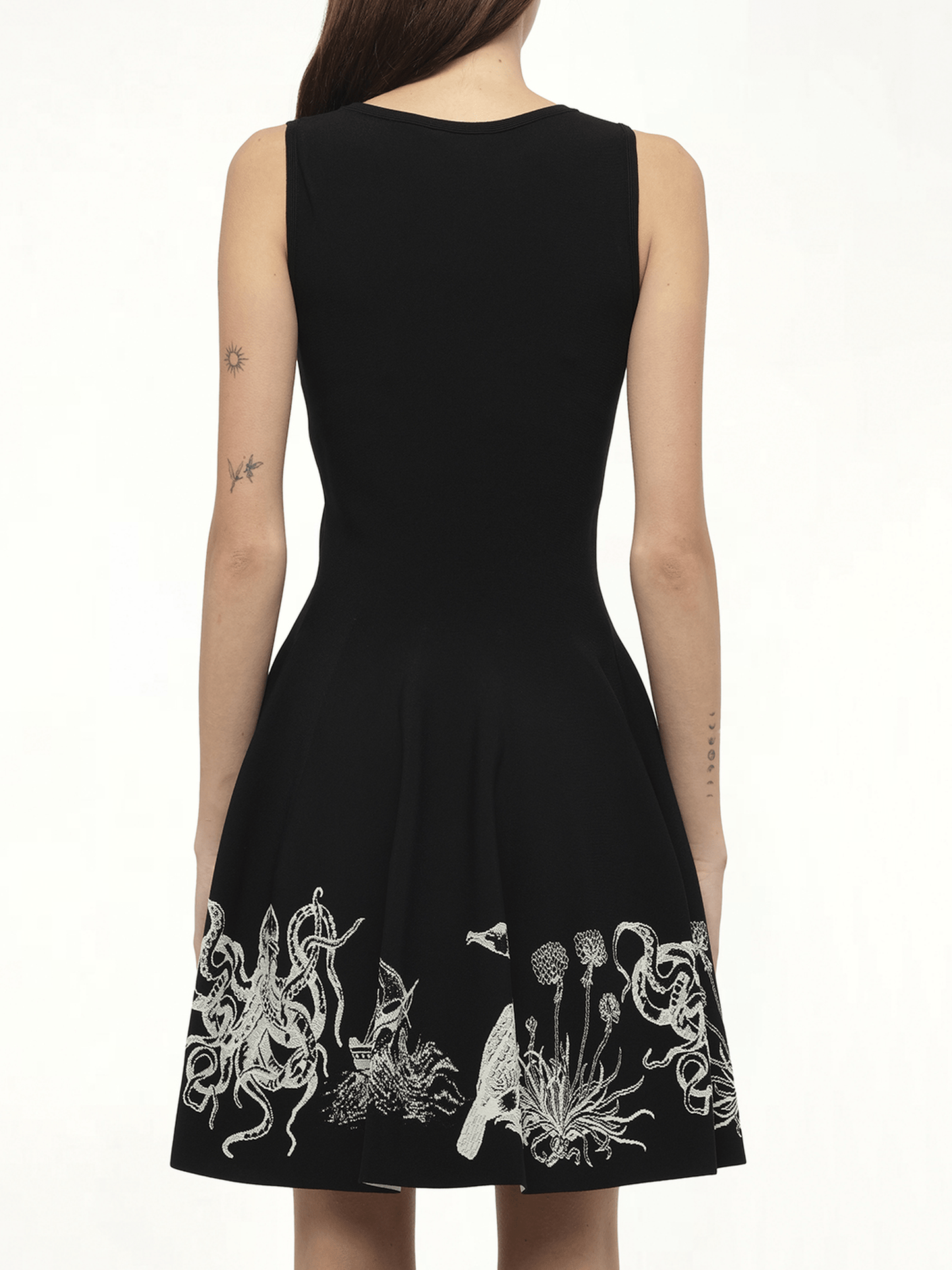 Amq - Sleeveless Volume Mini Dress in 1001