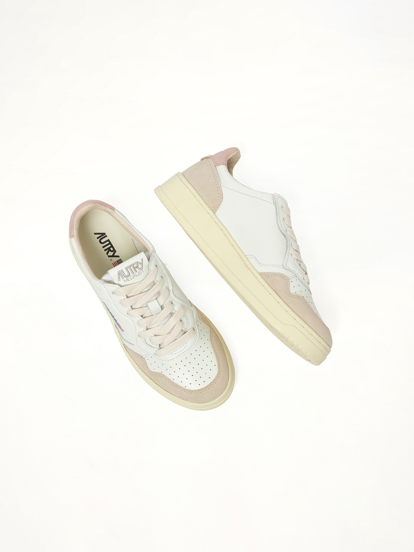 Medalist Low Sneakers in White/Powder