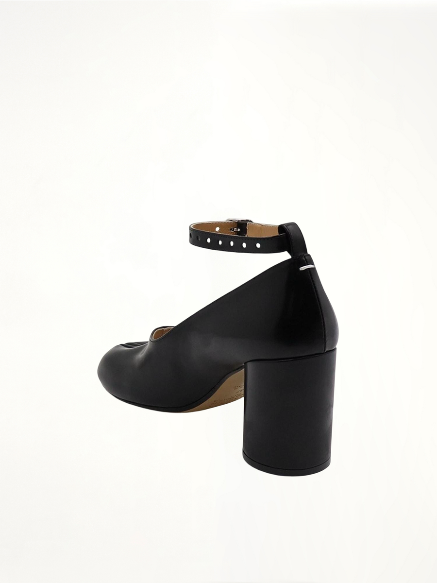 Tabi Lace-ups Shoes in Black Back View | MAISON MARGIELA