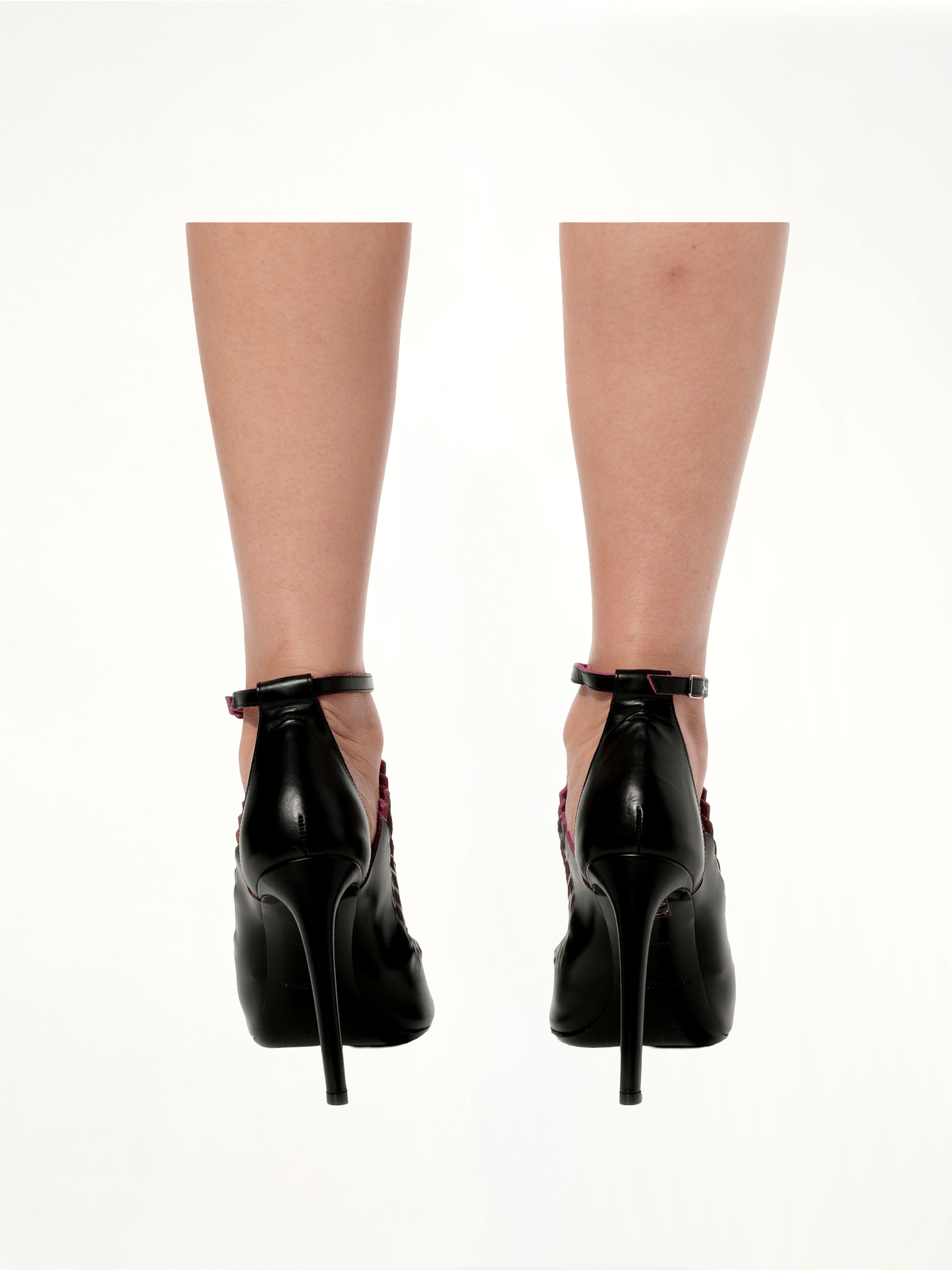 Leather Sandal in Black