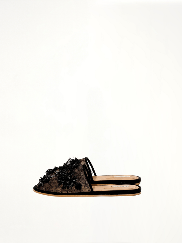 Scarpa D.Fleurs Shoes in Black Side View | BALENCIAGA