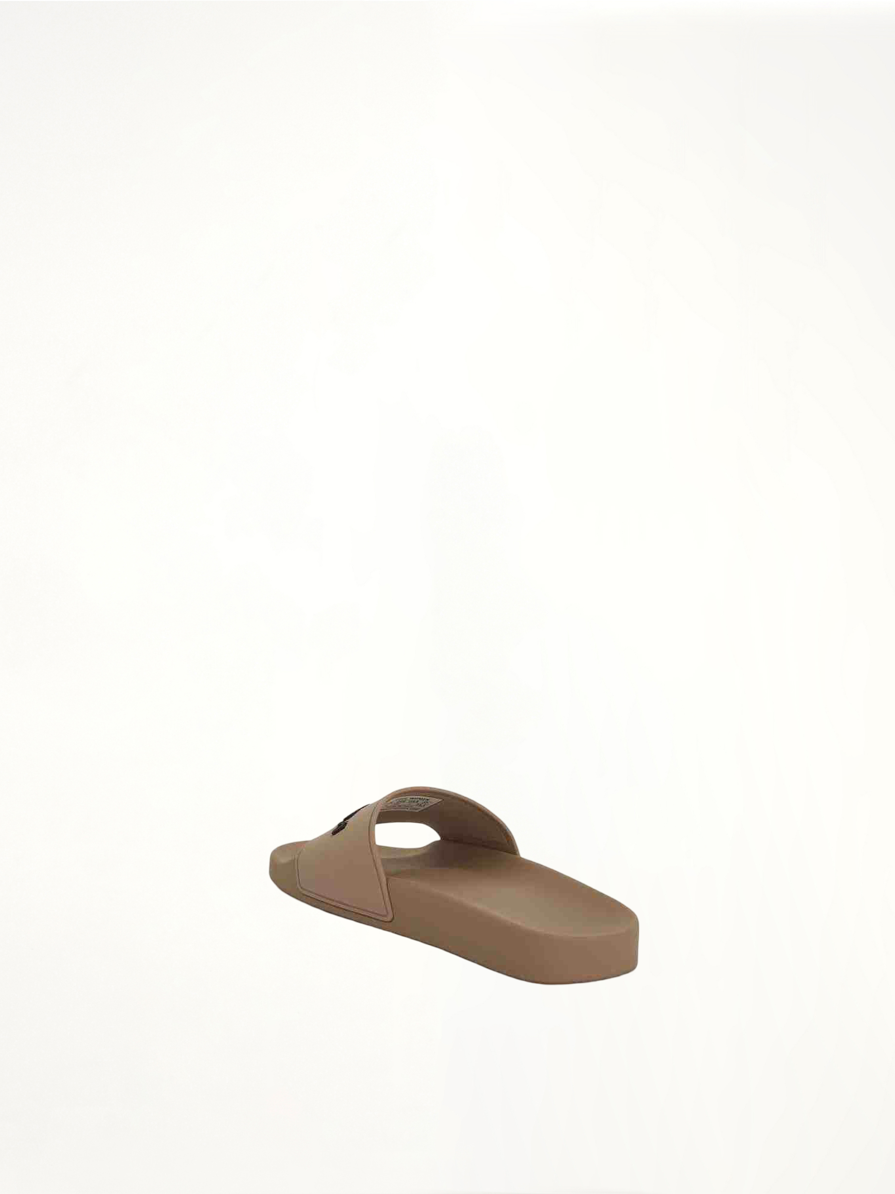 3D Logo Pool Slide Sandal in Beige/Black Back View | BALENCIAGA